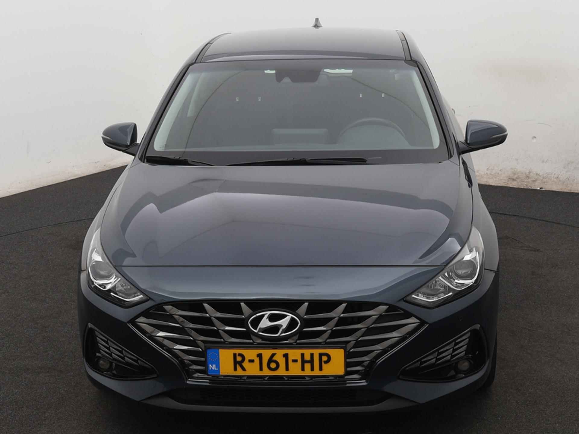 Hyundai i30 1.0 T-GDi MHEV Comfort NAVI WINTER-PACK - 13/40