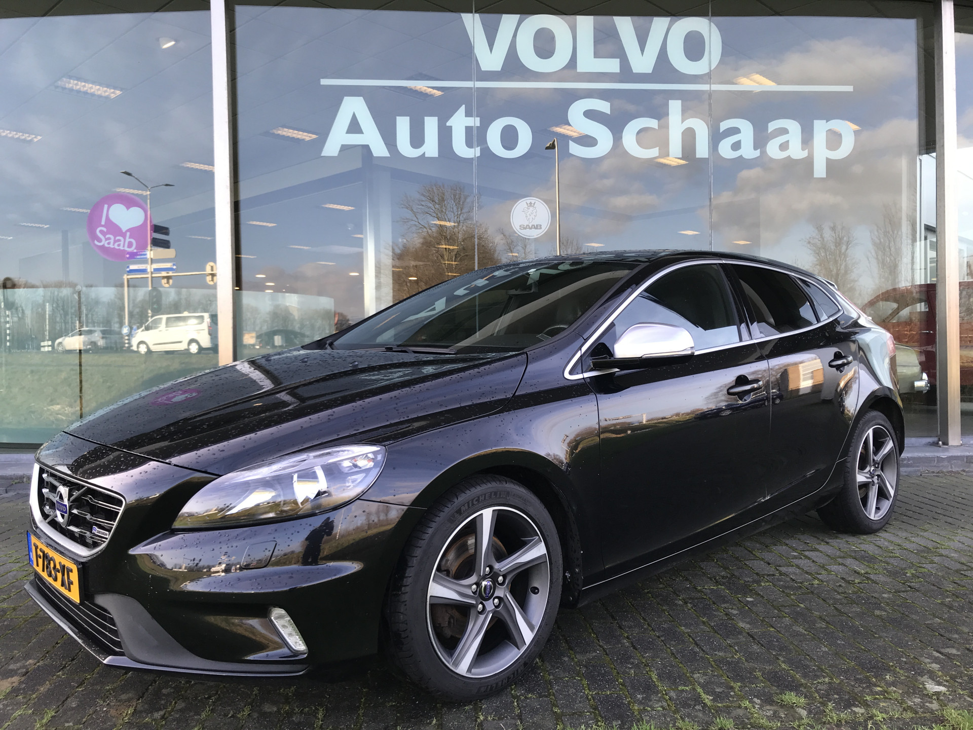 Volvo V40 1.6 T3 R-Design | Rijklaar incl garantie | Donker glas Camera Verwarmbaar voorruit