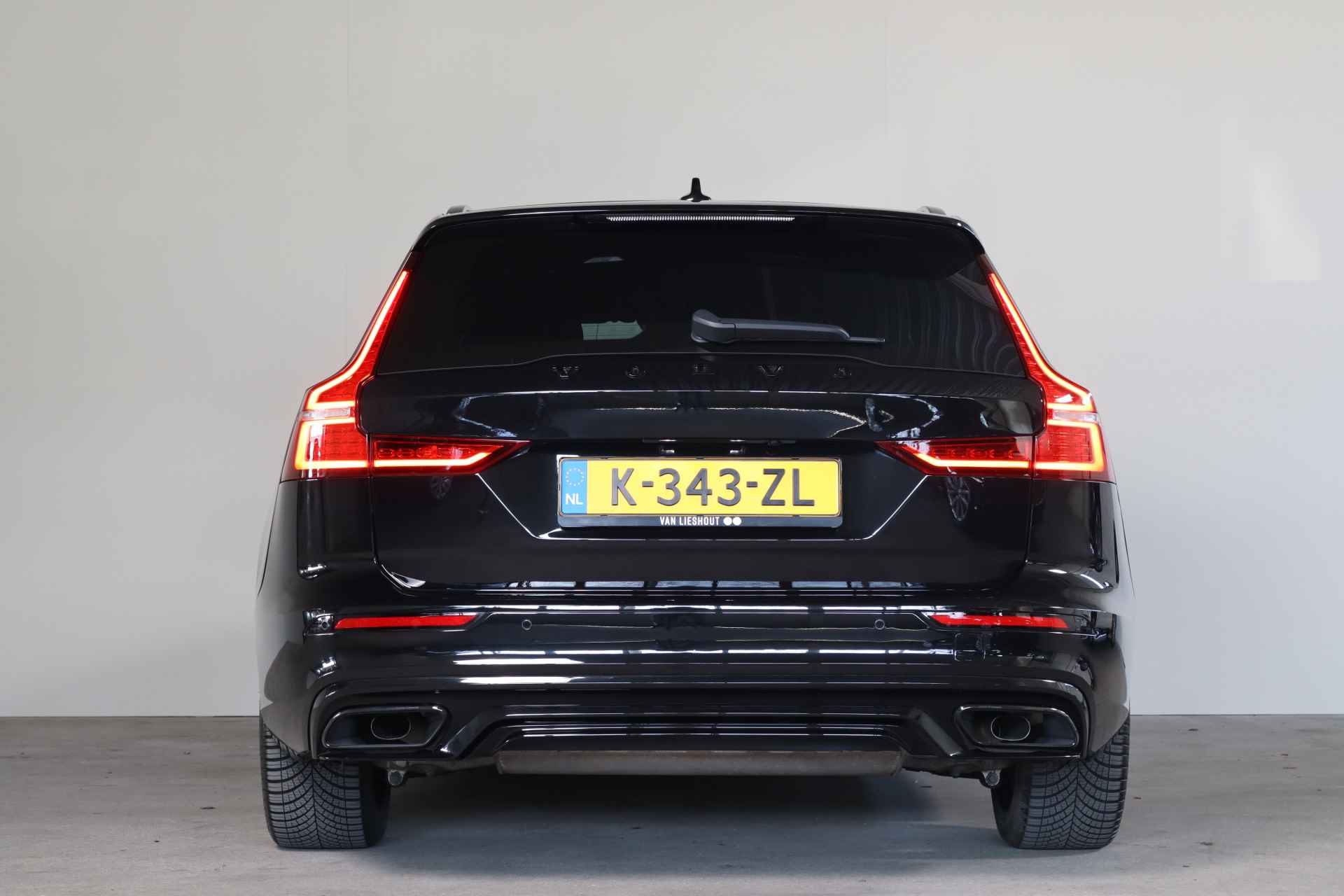 Volvo V60 2.0 T8 Recharge AWD R-Design NL-Auto!! Adap-Cruise I Apple-Carplay I Mem.Seat - 5/41