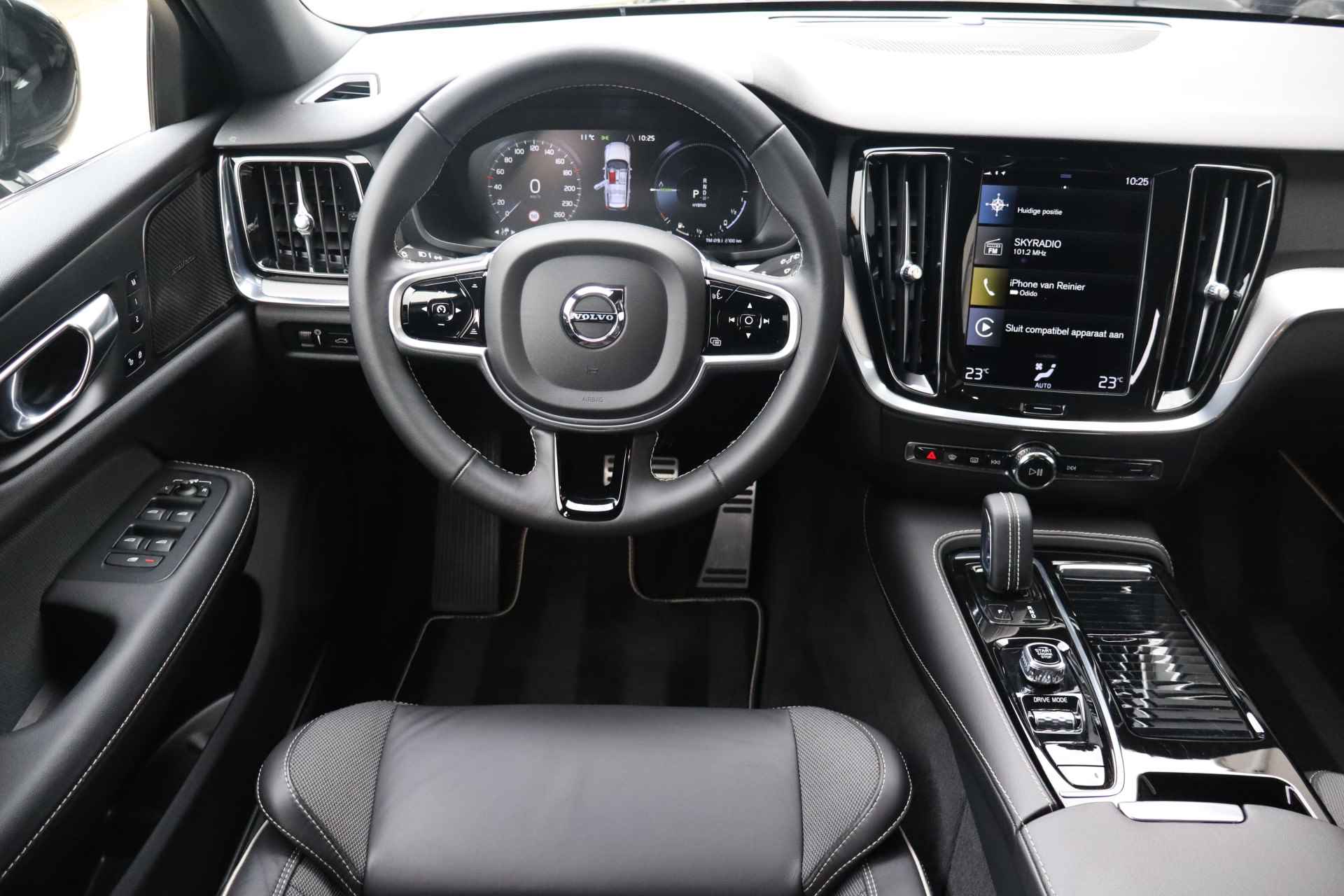 Volvo V60 2.0 T8 Recharge AWD R-Design NL-Auto!! Adap-Cruise I Apple-Carplay I Mem.Seat - 9/41