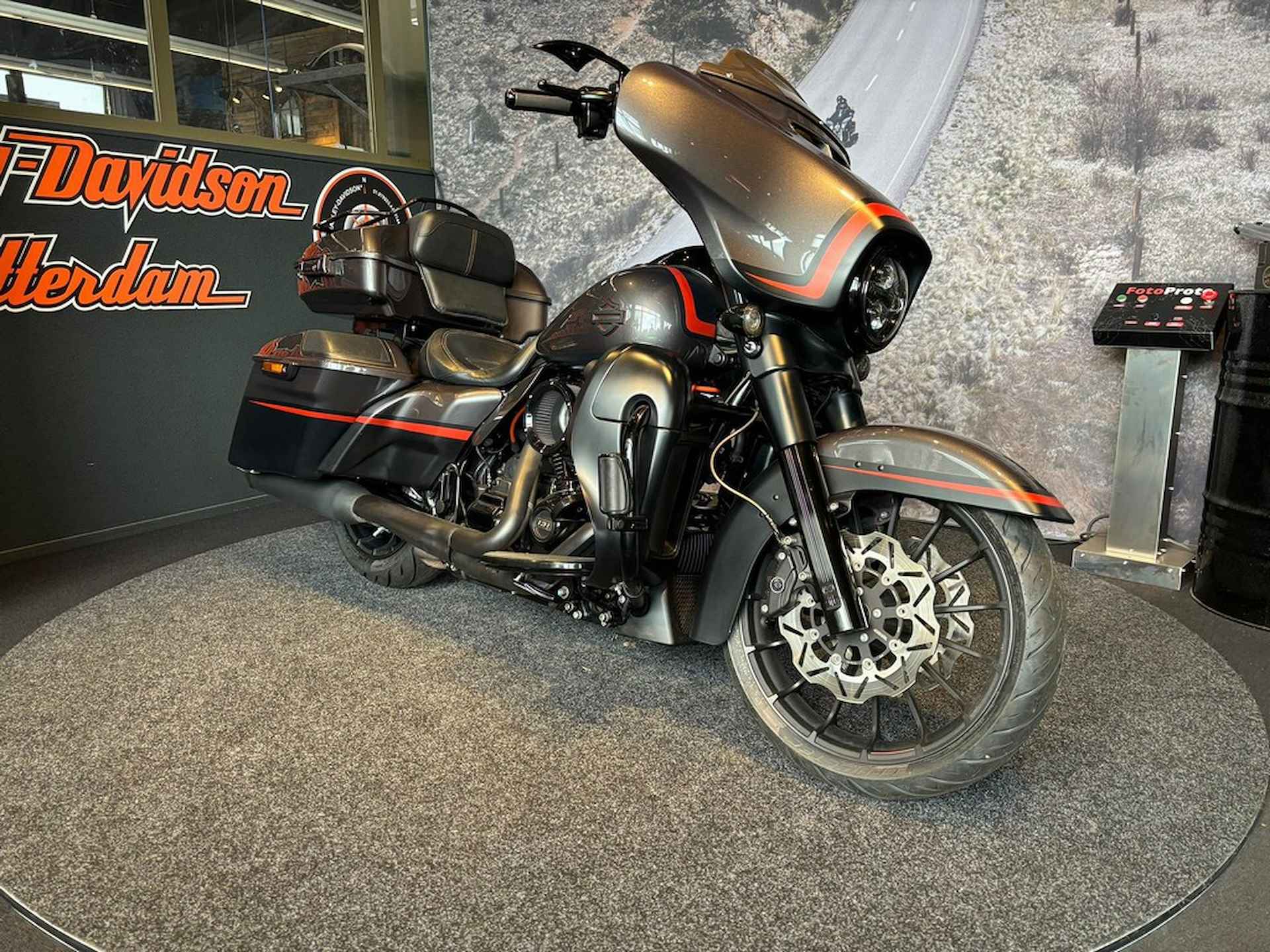 Harley-Davidson FLHXSE STREET GLIDE CVO 131ci - 3/15