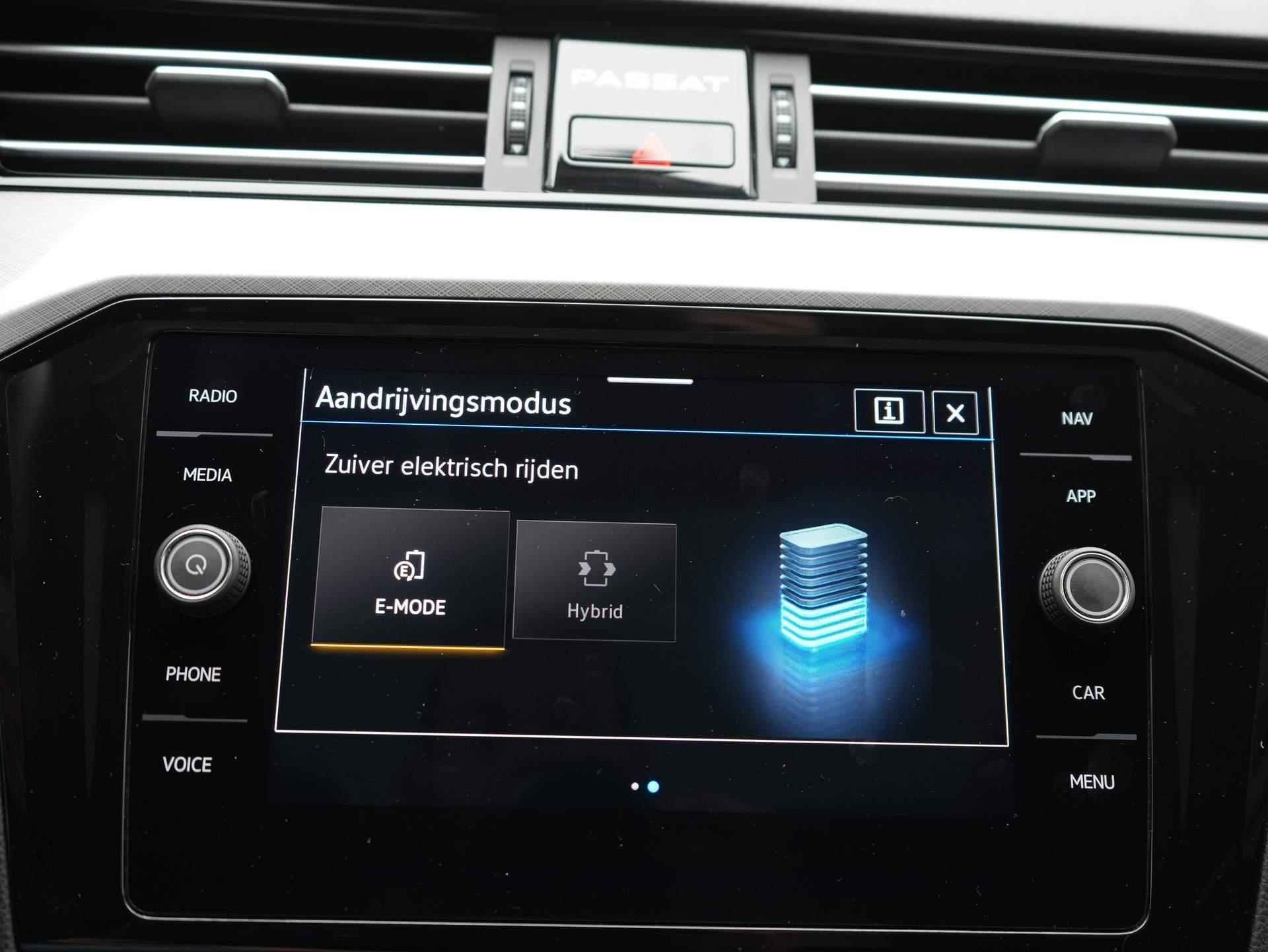 Volkswagen Passat Variant 1.4 TSI PHEV GTE Business Panoramadak / Trekhaak / Virtual Cockpit - 24/57