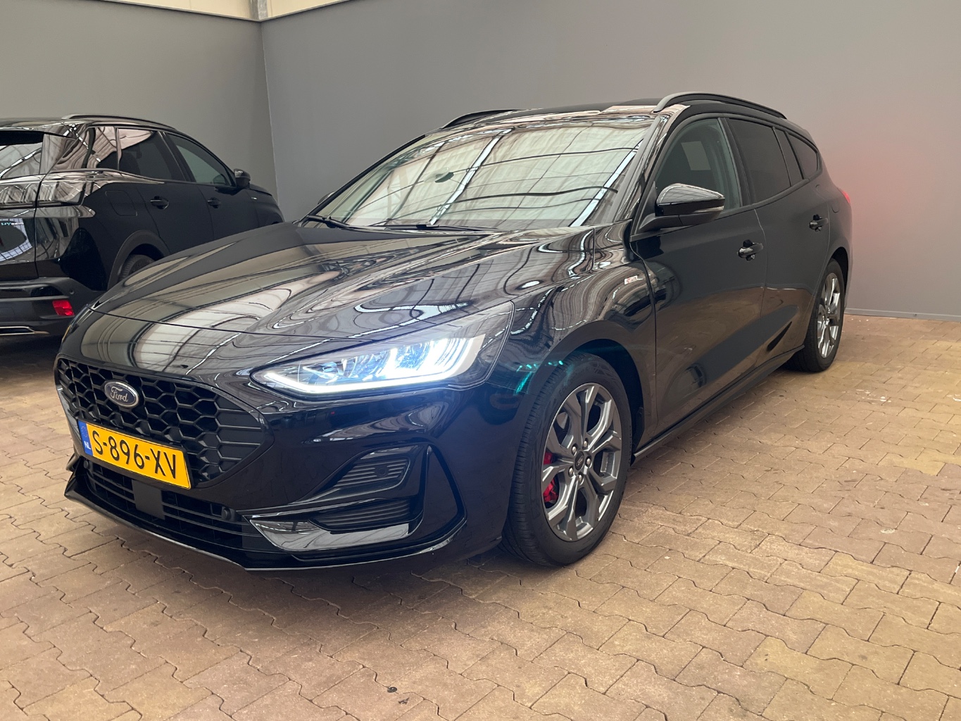 Ford FOCUS Wagon 1.0 EcoBoost Hybrid ST Line X | CAM | B&O | Full LED | NAV | PDC V&A | 17" LMV | Privacy Glass | DAB+ | Inparkeer Assistent |