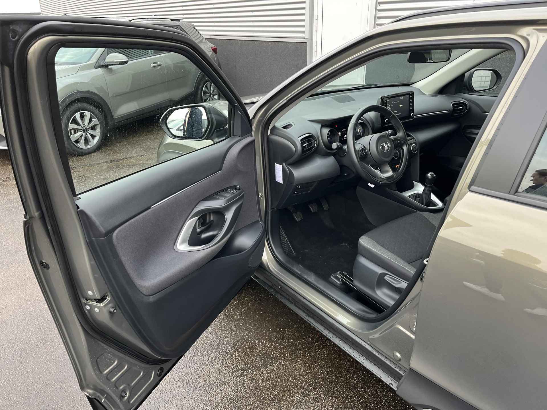 Toyota Yaris Cross 1.5 VVT-I Active Trekhaak, Apple carplay en/of Android auto navigatie, Achteruitrijcamera, Adaptieve cruise control, Climate control, NL-auto, BTW-auto - 16/47