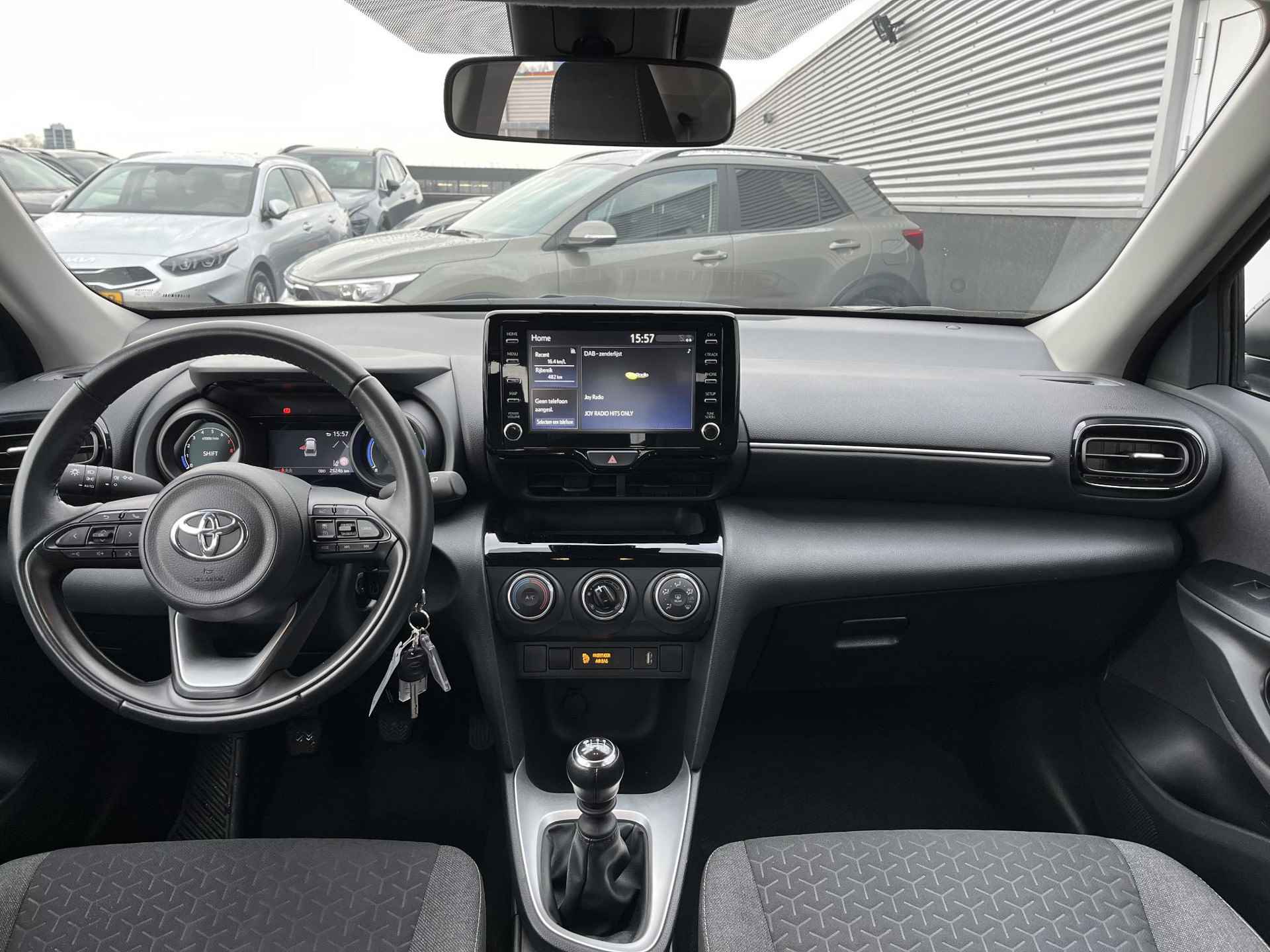 Toyota Yaris Cross 1.5 VVT-I Active Trekhaak, Apple carplay en/of Android auto navigatie, Achteruitrijcamera, Adaptieve cruise control, Climate control, NL-auto, BTW-auto - 19/47