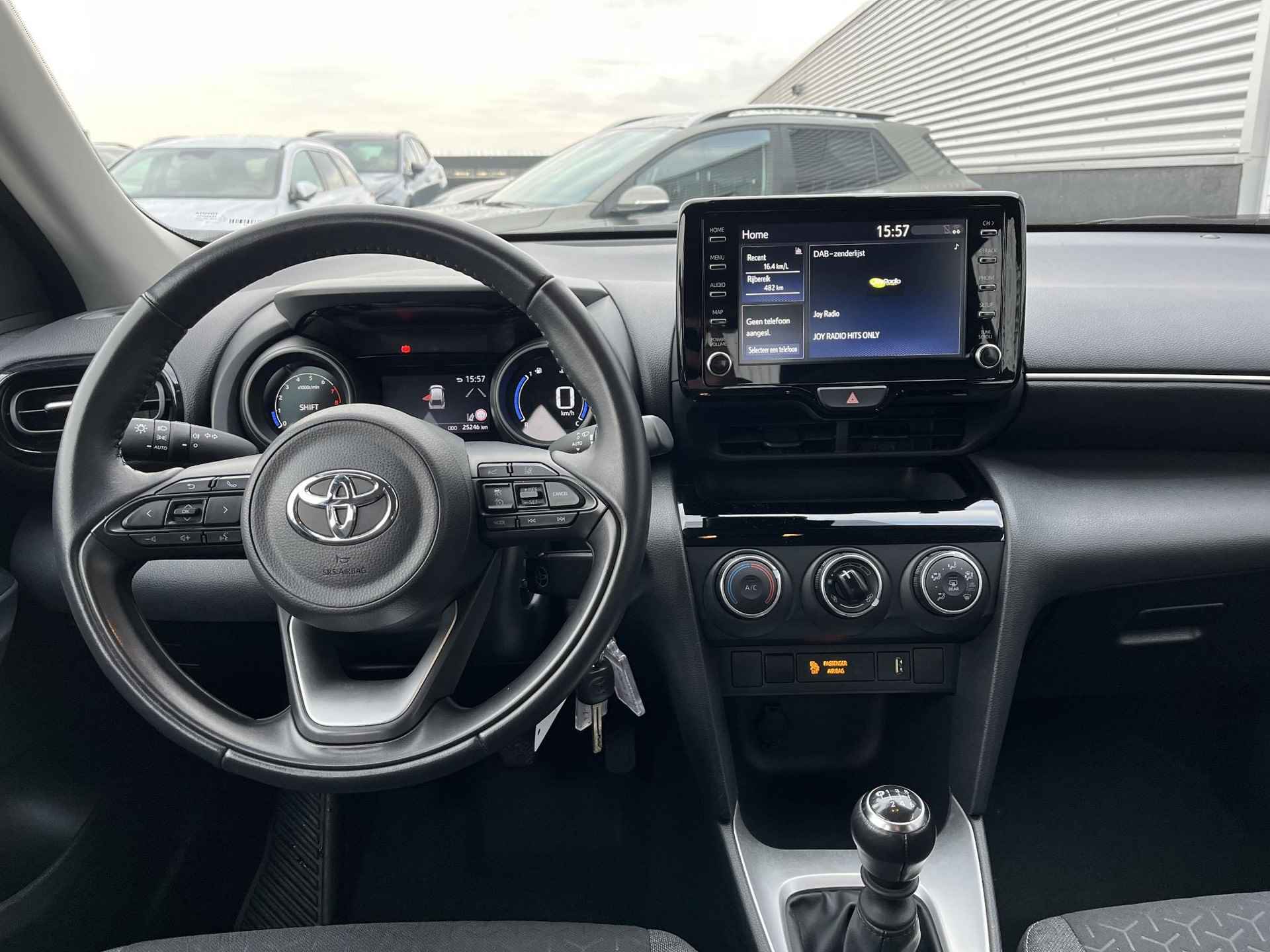 Toyota Yaris Cross 1.5 VVT-I Active Trekhaak, Apple carplay en/of Android auto navigatie, Achteruitrijcamera, Adaptieve cruise control, Climate control, NL-auto, BTW-auto - 20/47