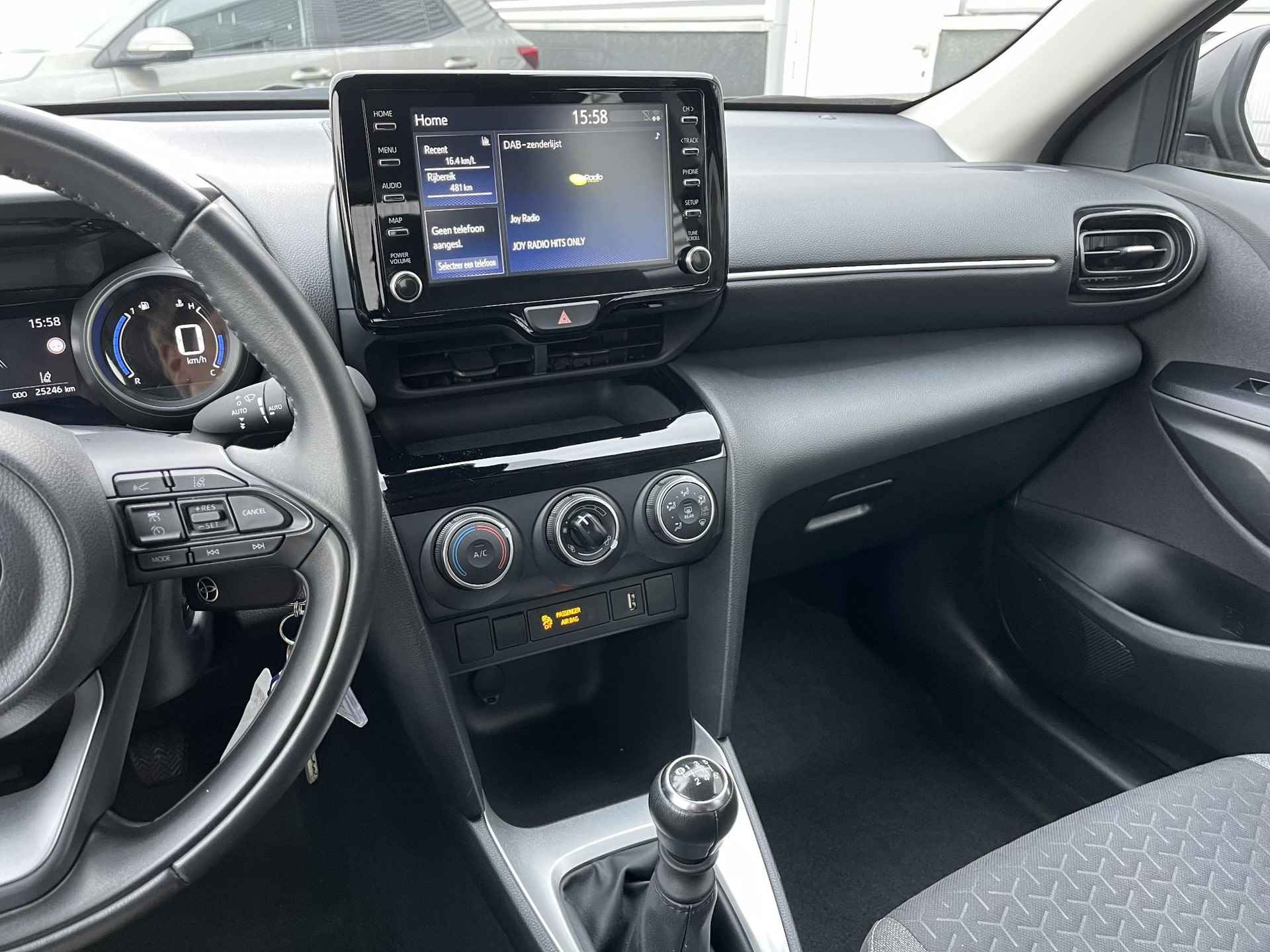 Toyota Yaris Cross 1.5 VVT-I Active Trekhaak, Apple carplay en/of Android auto navigatie, Achteruitrijcamera, Adaptieve cruise control, Climate control, NL-auto, BTW-auto - 29/47