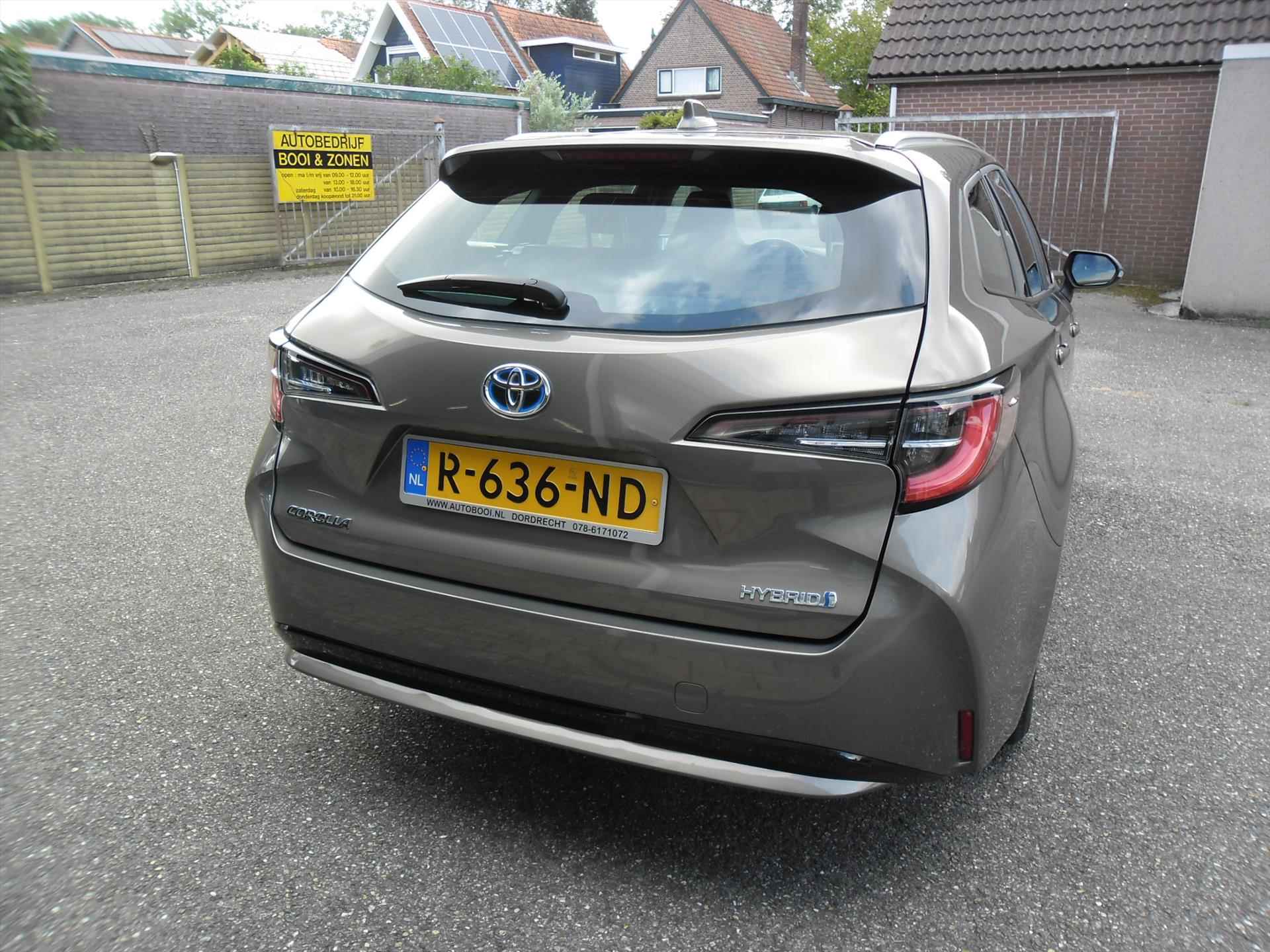 Toyota Corolla Touring Sports 1.8 HYBIRD ACTIVE AUTOMAAT NAV ECC LMV CAMERA XENON RIJKLAARPRIJS - 3/19