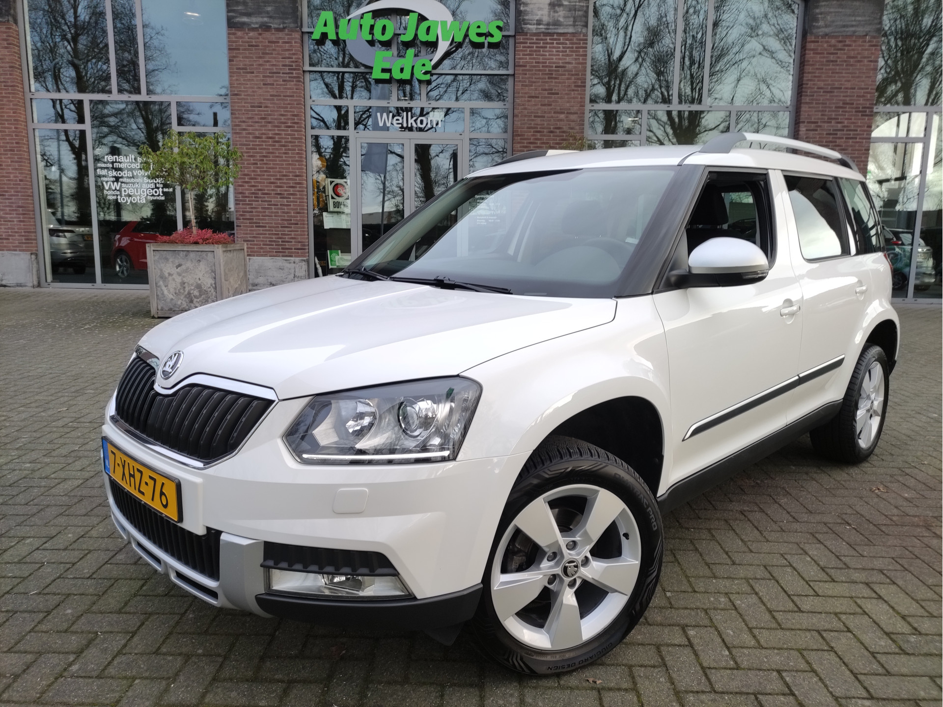 Škoda Yeti Outdoor 1.4 TSI Greentech Elegance Trekhaak - Achteruitrijcamera - Stoelverwarming - 17Inch LMV - Allseasonbanden