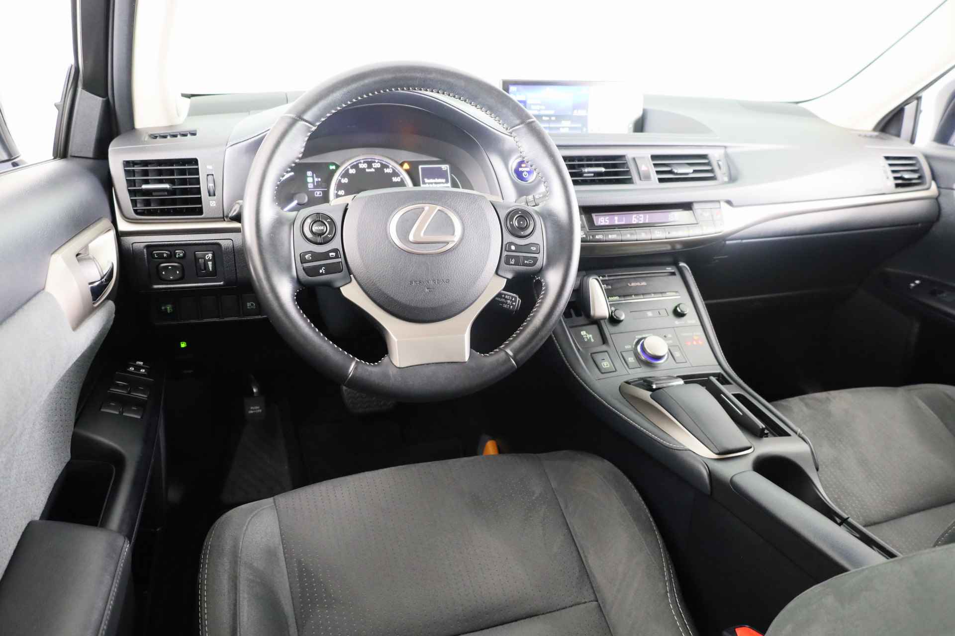 Lexus CT 200h Individual | 17' Velgen | Groot Navigatie | Adaptive Cruise Control | - 7/40