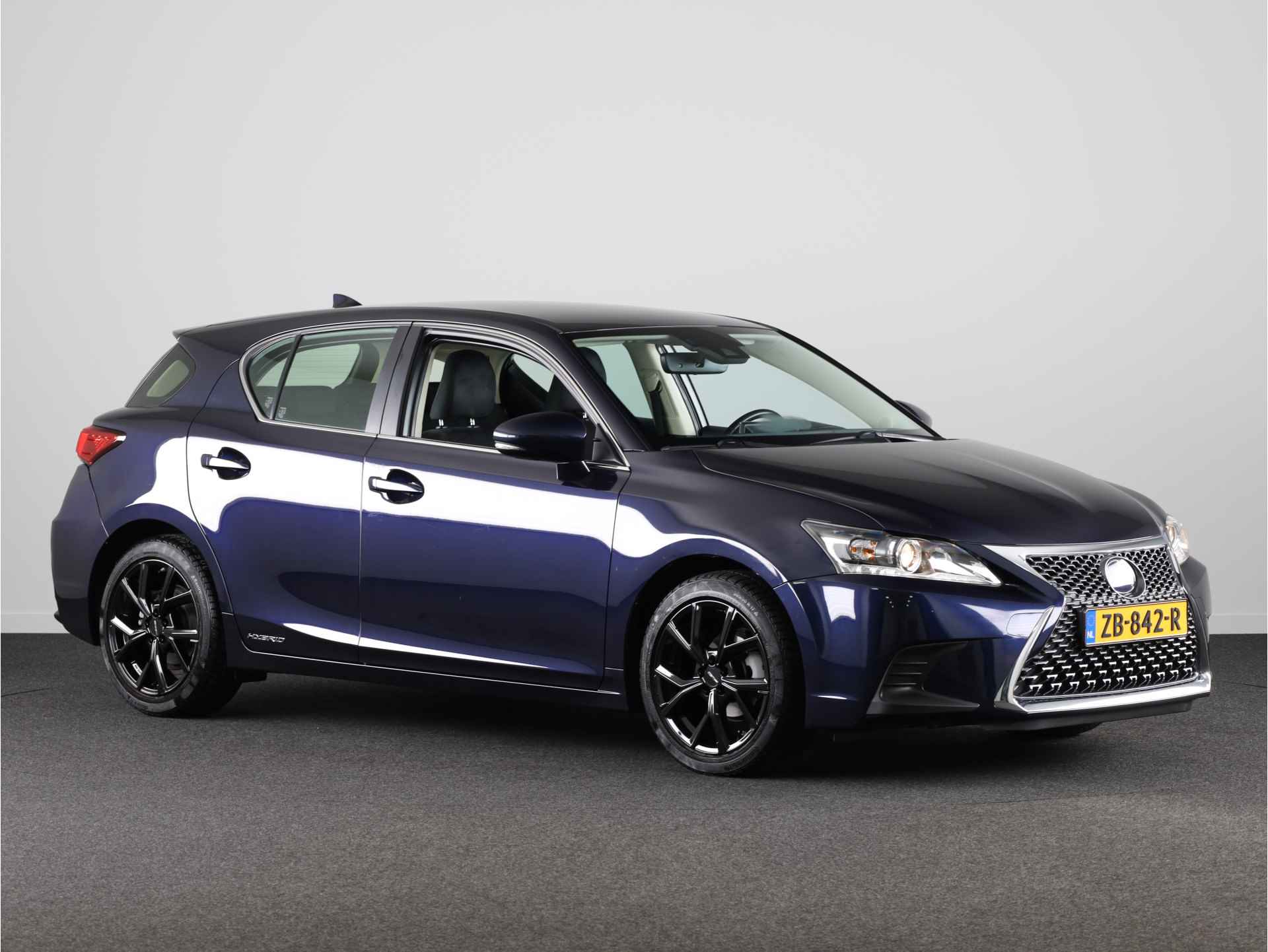 Lexus CT 200h Individual | 17' Velgen | Groot Navigatie | Adaptive Cruise Control | - 16/40