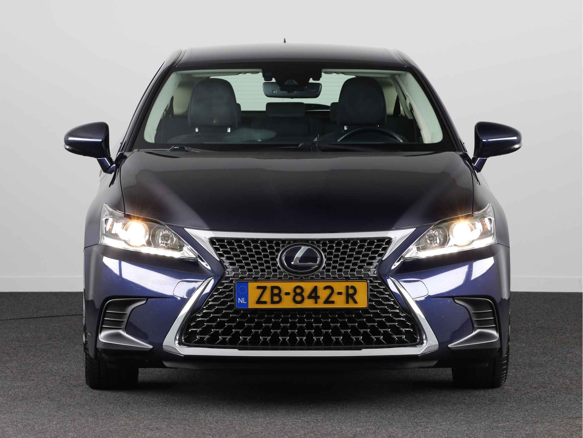 Lexus CT 200h Individual | 17' Velgen | Groot Navigatie | Adaptive Cruise Control | - 25/40