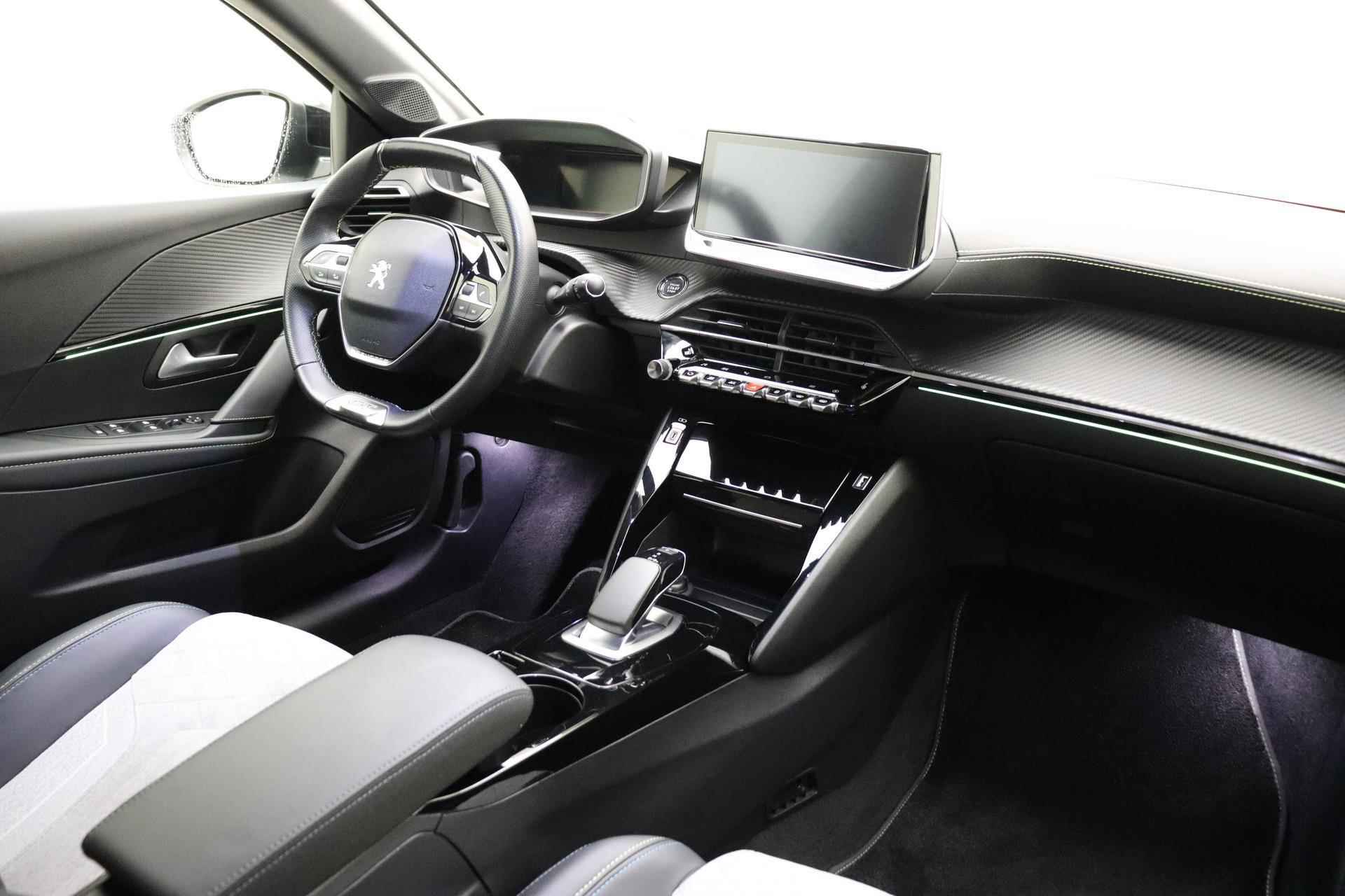 Peugeot e-208 EV GT 50 kWh 3 Fase | SUBSIDIE MOGELIJK! | 8% Bijtelling | Black Diamond | Lichtmetalen Velgen | Dodehoek Detectie |  LED | Lane Assist | Achteruitrij Camera | Alcantara Bekleding | Stoelverwarming | Cruise Control | - 4/42