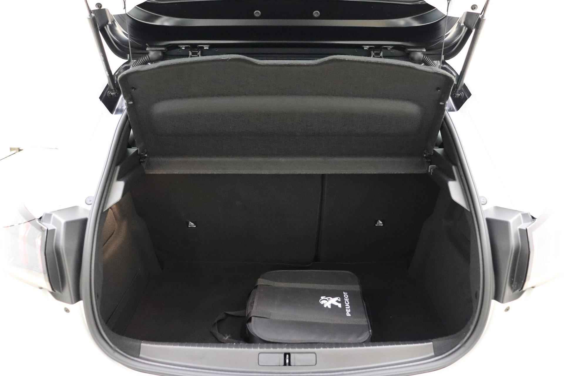 Peugeot e-208 EV GT 50 kWh 3 Fase | SUBSIDIE MOGELIJK! | 8% Bijtelling | Black Diamond | Lichtmetalen Velgen | Dodehoek Detectie |  LED | Lane Assist | Achteruitrij Camera | Alcantara Bekleding | Stoelverwarming | Cruise Control | - 14/42