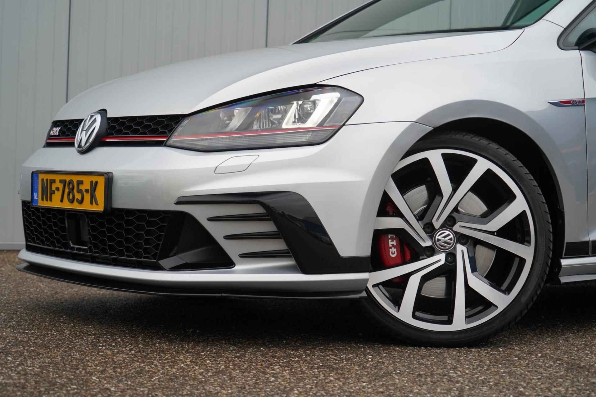 Volkswagen Golf 2.0 TSI GTI Clubsport / Schaalstoelen / 69dkm NAP / NL-Auto / Dynaudio / Camera / ACC - 26/39