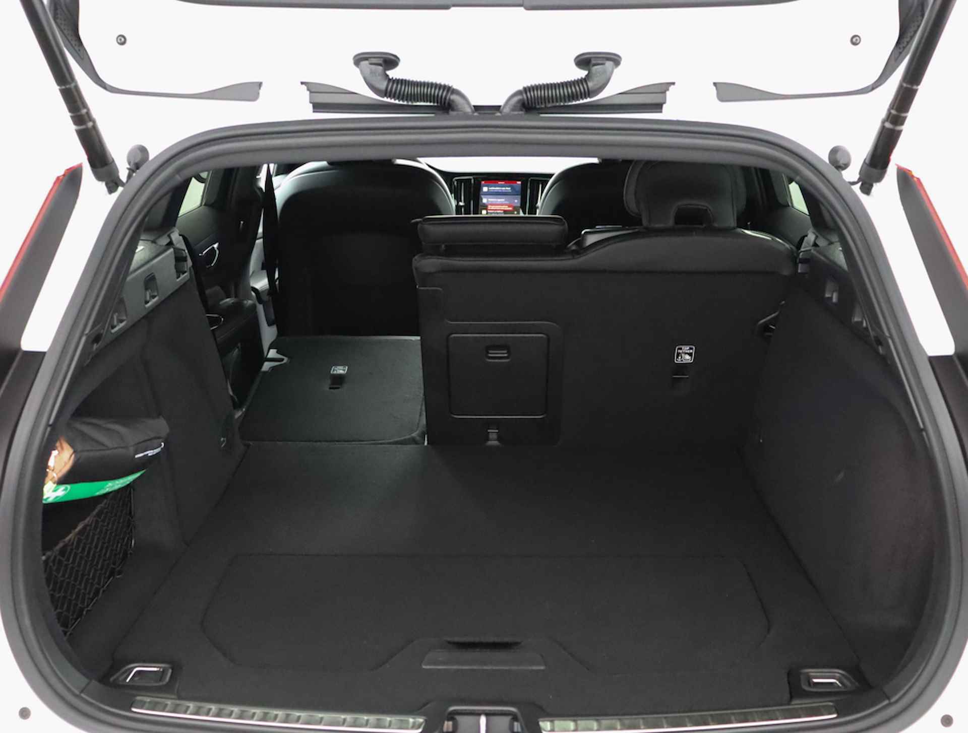 Volvo V60 T6 Recharge AWD Ultimate Dark Direct leverbaar | Visual Park Assist (incl. 360˚ view) | Adaptieve cruise control incl. BLIS | Panoramisch schuif-/kanteldak | Elektrisch verstelbare voorstoelen incl. geheugen | Premium Audio by Harman Kard - 21/70