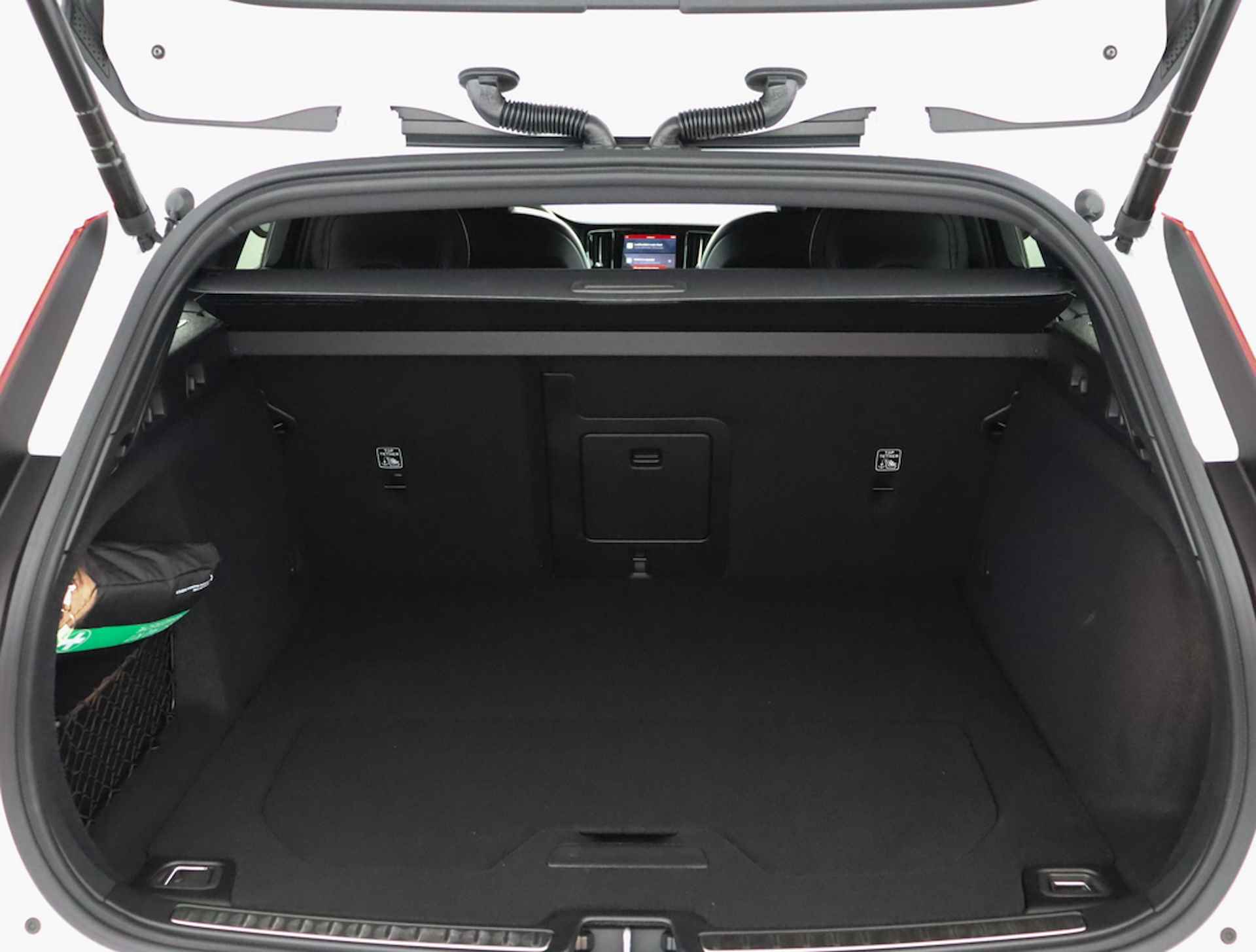 Volvo V60 T6 Recharge AWD Ultimate Dark Direct leverbaar | Visual Park Assist (incl. 360˚ view) | Adaptieve cruise control incl. BLIS | Panoramisch schuif-/kanteldak | Elektrisch verstelbare voorstoelen incl. geheugen | Premium Audio by Harman Kard - 32/70