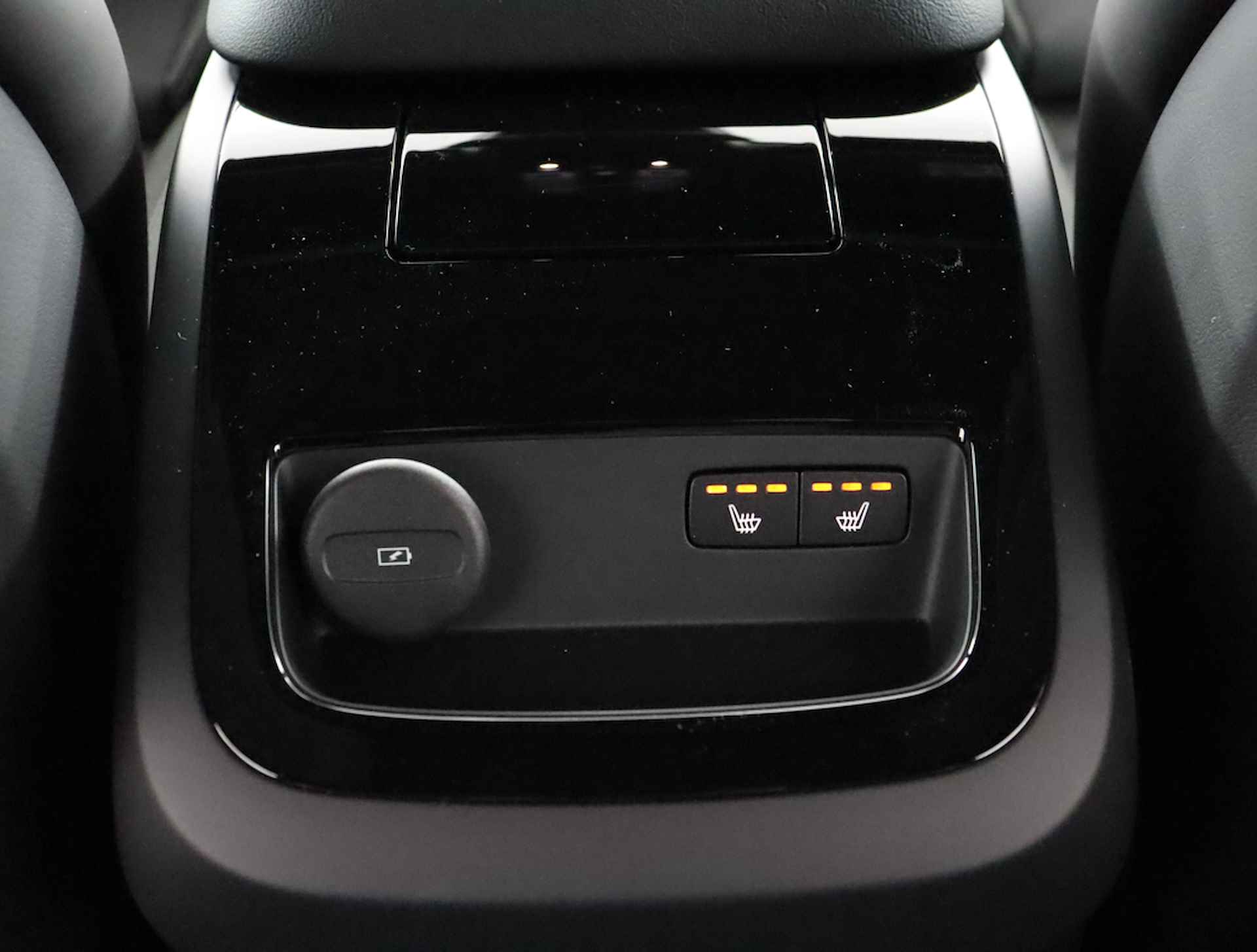 Volvo V60 T6 Recharge AWD Ultimate Dark Direct leverbaar | Visual Park Assist (incl. 360˚ view) | Adaptieve cruise control incl. BLIS | Panoramisch schuif-/kanteldak | Elektrisch verstelbare voorstoelen incl. geheugen | Premium Audio by Harman Kard - 56/70