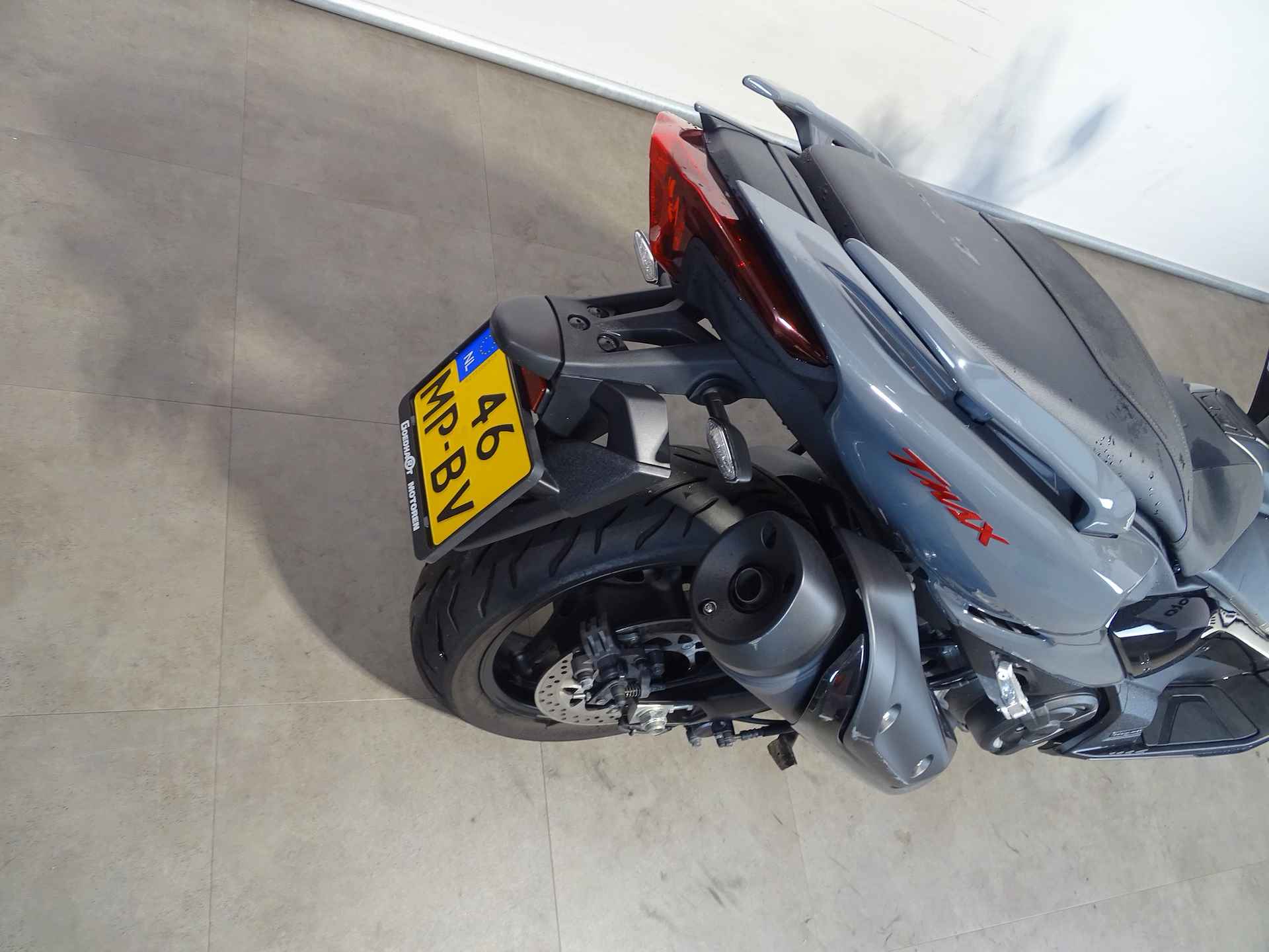 Yamaha T-MAX TECH MAX - 5/8