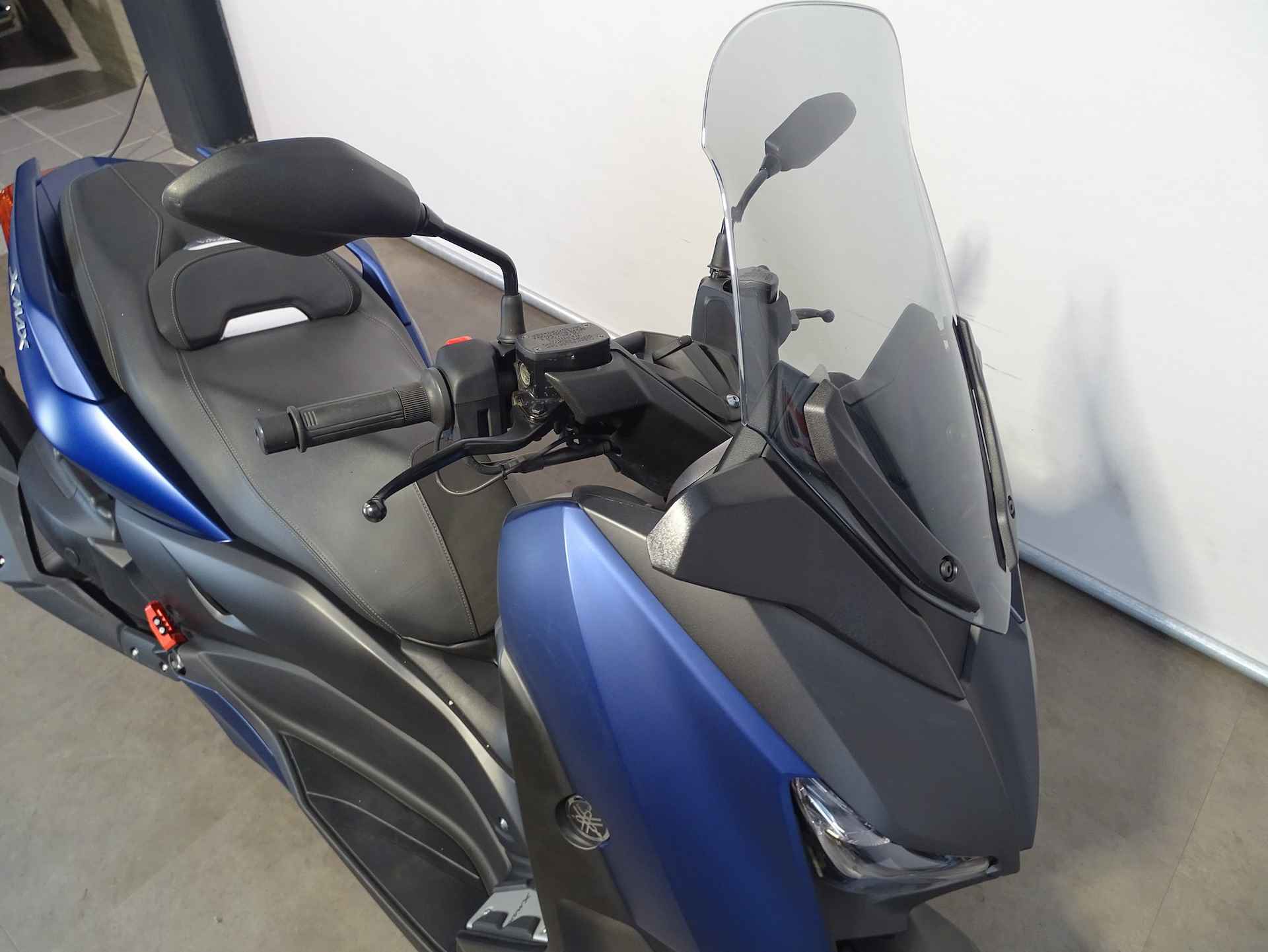 Yamaha X-MAX 400 ABS - 2/7