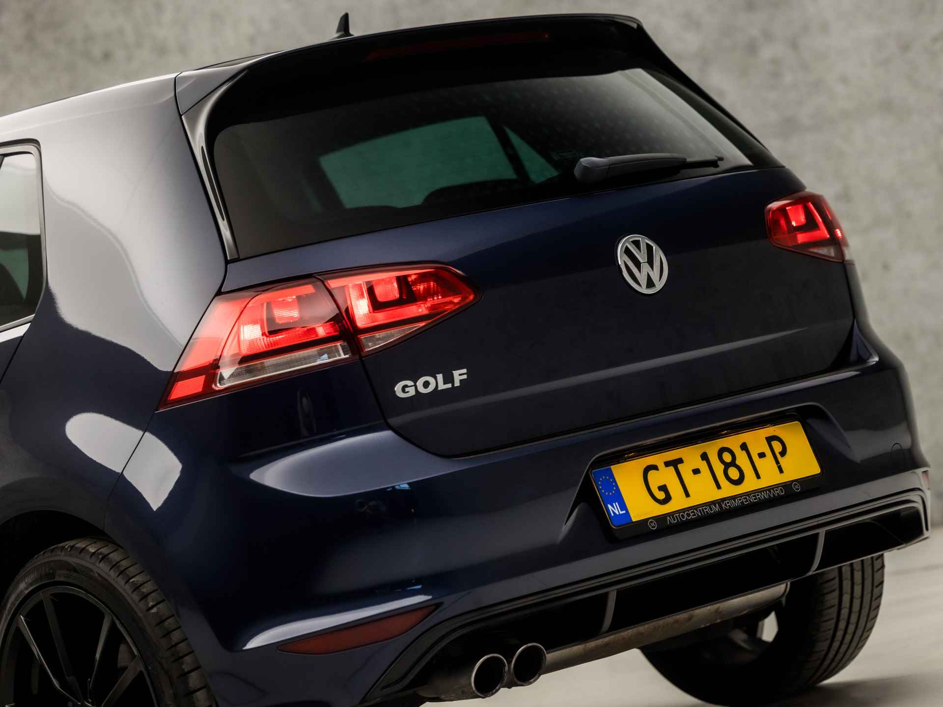 Volkswagen Golf 1.4 TSI R-Line Sport 150Pk Automaat (APPLE CARPLAY, NAVIGATIE, CAMERA, STOELVERWARMING, LEDER, SPORTSTOELEN, GETINT GLAS, MASSAGE, XENON, DAB+, NIEUWE APK, NIEUWSTAAT) - 16/35