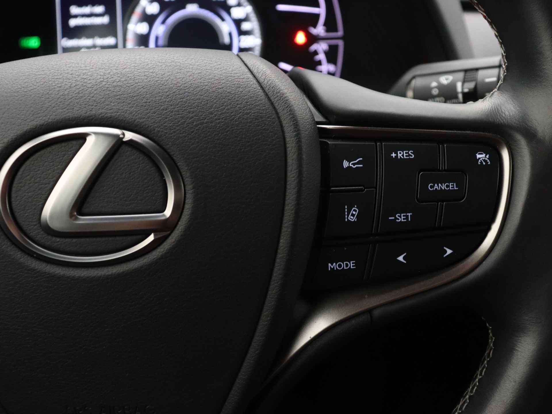 Lexus UX 250h Business Line Limited | Navigatie | Climate Control | 18" lichtmetalen velgen | Achteruitrijcamera | - 23/43