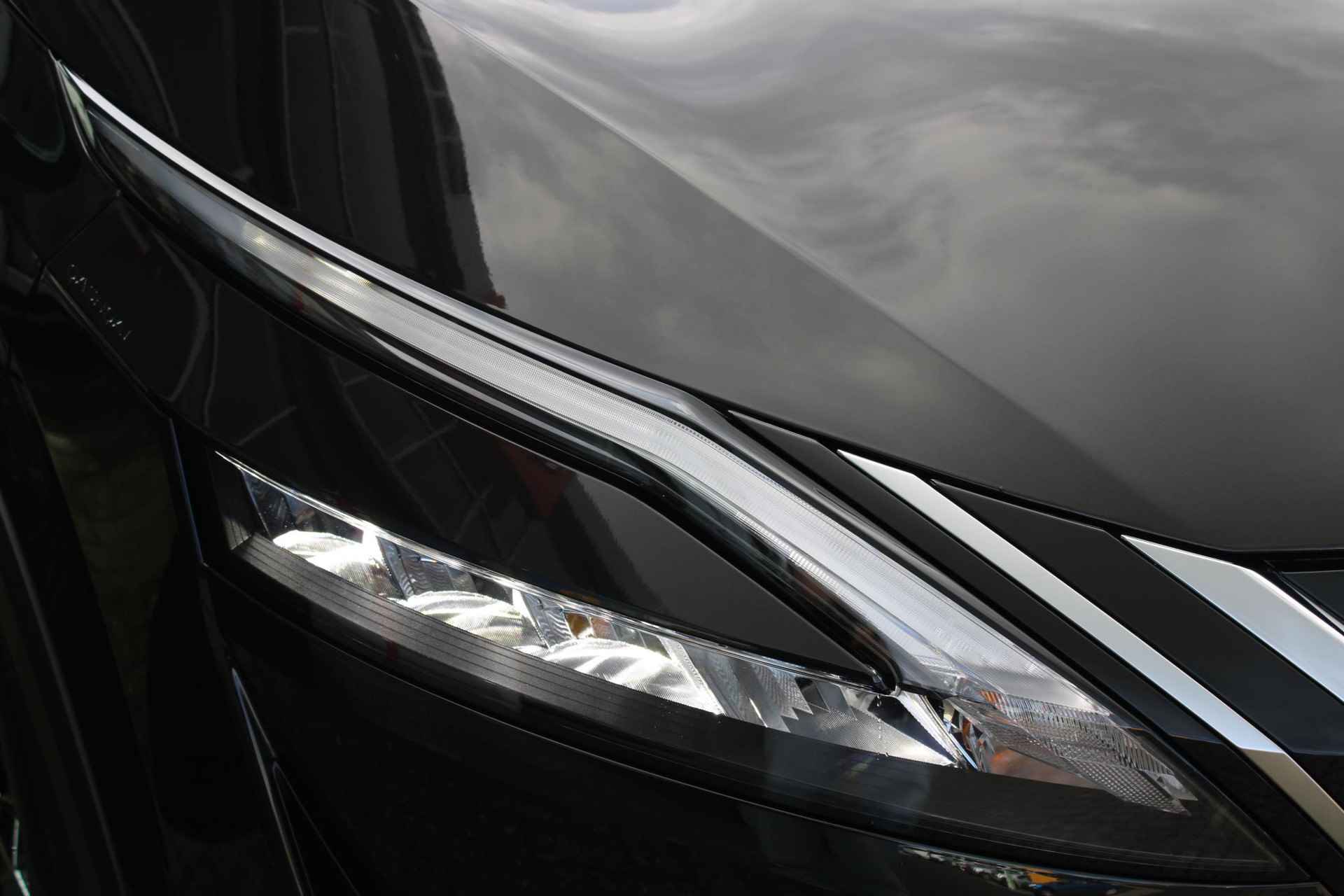 Nissan Qashqai 1.5 e-Power Black Edition 190PK AUTOMAAT | Panorama dak | 360-Camera | Parkeersensoren | Dodehoek detectie | Stoel/Stuur/Voorruit verwarming | Navigatie | Adaptive cruise control | Apple Carplay/Android auto | 18'' Lichtmetalen velgen | - 5/61