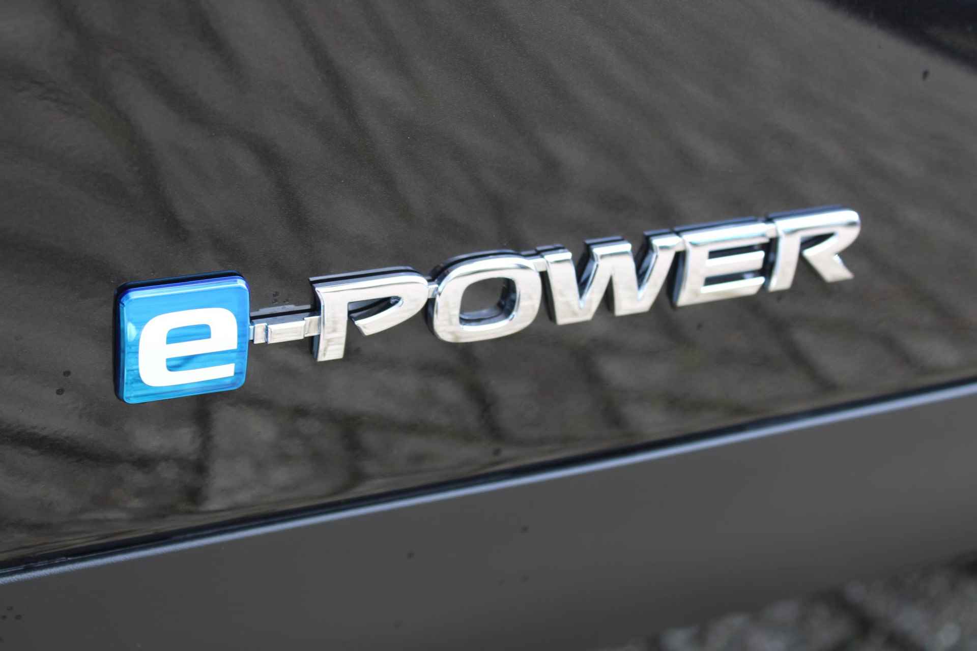 Nissan Qashqai 1.5 e-Power Black Edition 190PK AUTOMAAT | Panorama dak | 360-Camera | Parkeersensoren | Dodehoek detectie | Stoel/Stuur/Voorruit verwarming | Navigatie | Adaptive cruise control | Apple Carplay/Android auto | 18'' Lichtmetalen velgen | - 7/61