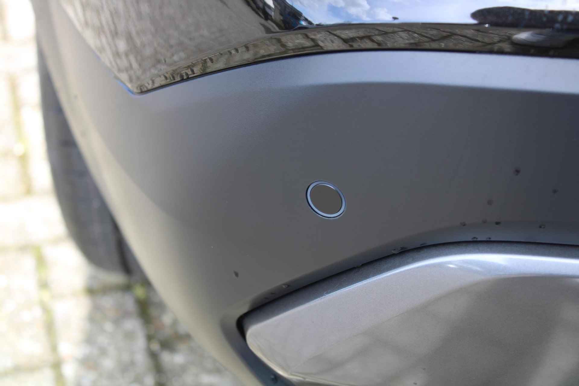 Nissan Qashqai 1.5 e-Power Black Edition 190PK AUTOMAAT | Panorama dak | 360-Camera | Parkeersensoren | Dodehoek detectie | Stoel/Stuur/Voorruit verwarming | Navigatie | Adaptive cruise control | Apple Carplay/Android auto | 18'' Lichtmetalen velgen | - 17/61