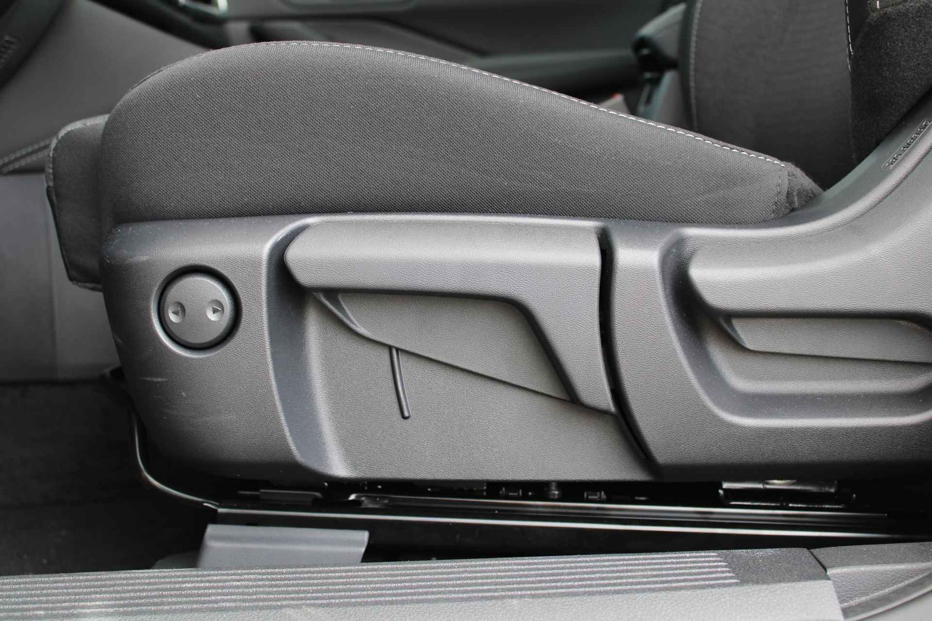 Nissan Qashqai 1.5 e-Power Black Edition 190PK AUTOMAAT | Panorama dak | 360-Camera | Parkeersensoren | Dodehoek detectie | Stoel/Stuur/Voorruit verwarming | Navigatie | Adaptive cruise control | Apple Carplay/Android auto | 18'' Lichtmetalen velgen | - 23/61