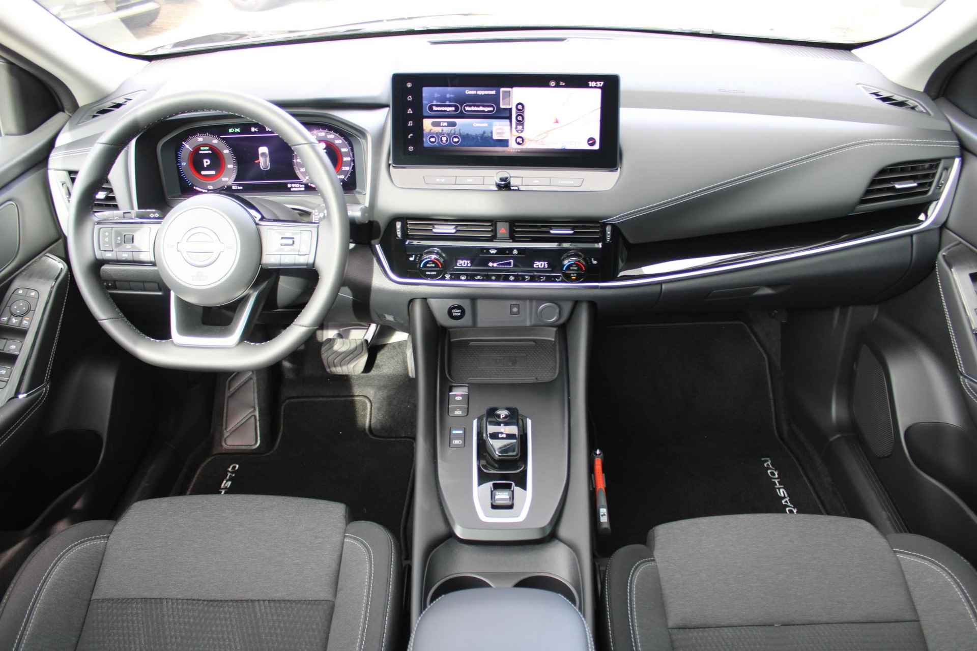 Nissan Qashqai 1.5 e-Power Black Edition 190PK AUTOMAAT | Panorama dak | 360-Camera | Parkeersensoren | Dodehoek detectie | Stoel/Stuur/Voorruit verwarming | Navigatie | Adaptive cruise control | Apple Carplay/Android auto | 18'' Lichtmetalen velgen | - 31/61