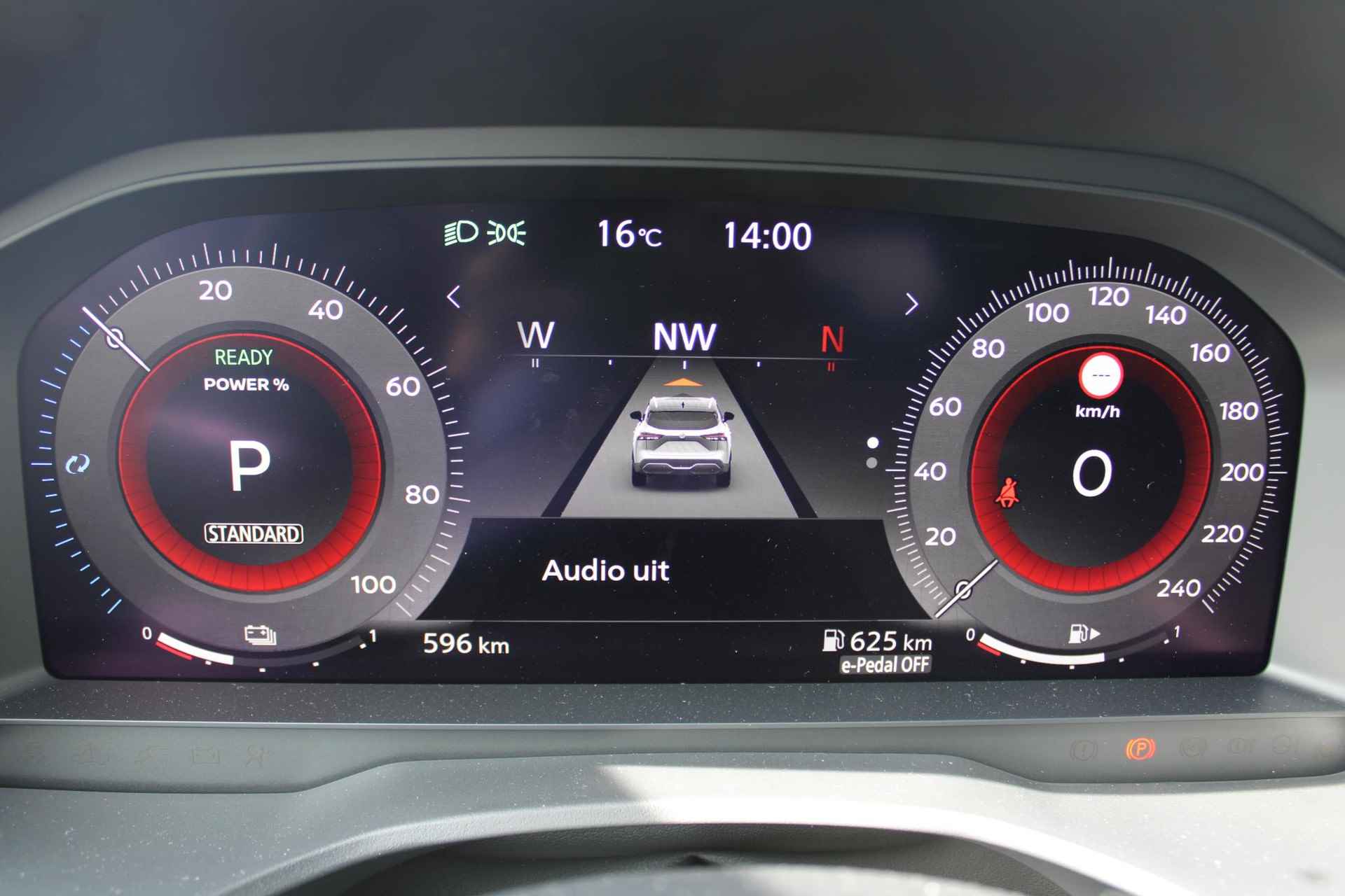 Nissan Qashqai 1.5 e-Power Black Edition 190PK AUTOMAAT | Panorama dak | 360-Camera | Parkeersensoren | Dodehoek detectie | Stoel/Stuur/Voorruit verwarming | Navigatie | Adaptive cruise control | Apple Carplay/Android auto | 18'' Lichtmetalen velgen | - 32/61
