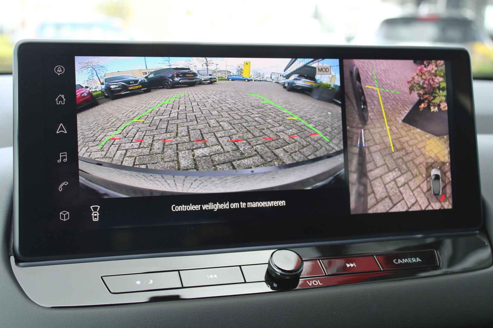 Nissan Qashqai 1.5 e-Power Black Edition 190PK AUTOMAAT | Panorama dak | 360-Camera | Parkeersensoren | Dodehoek detectie | Stoel/Stuur/Voorruit verwarming | Navigatie | Adaptive cruise control | Apple Carplay/Android auto | 18'' Lichtmetalen velgen | - 40/61