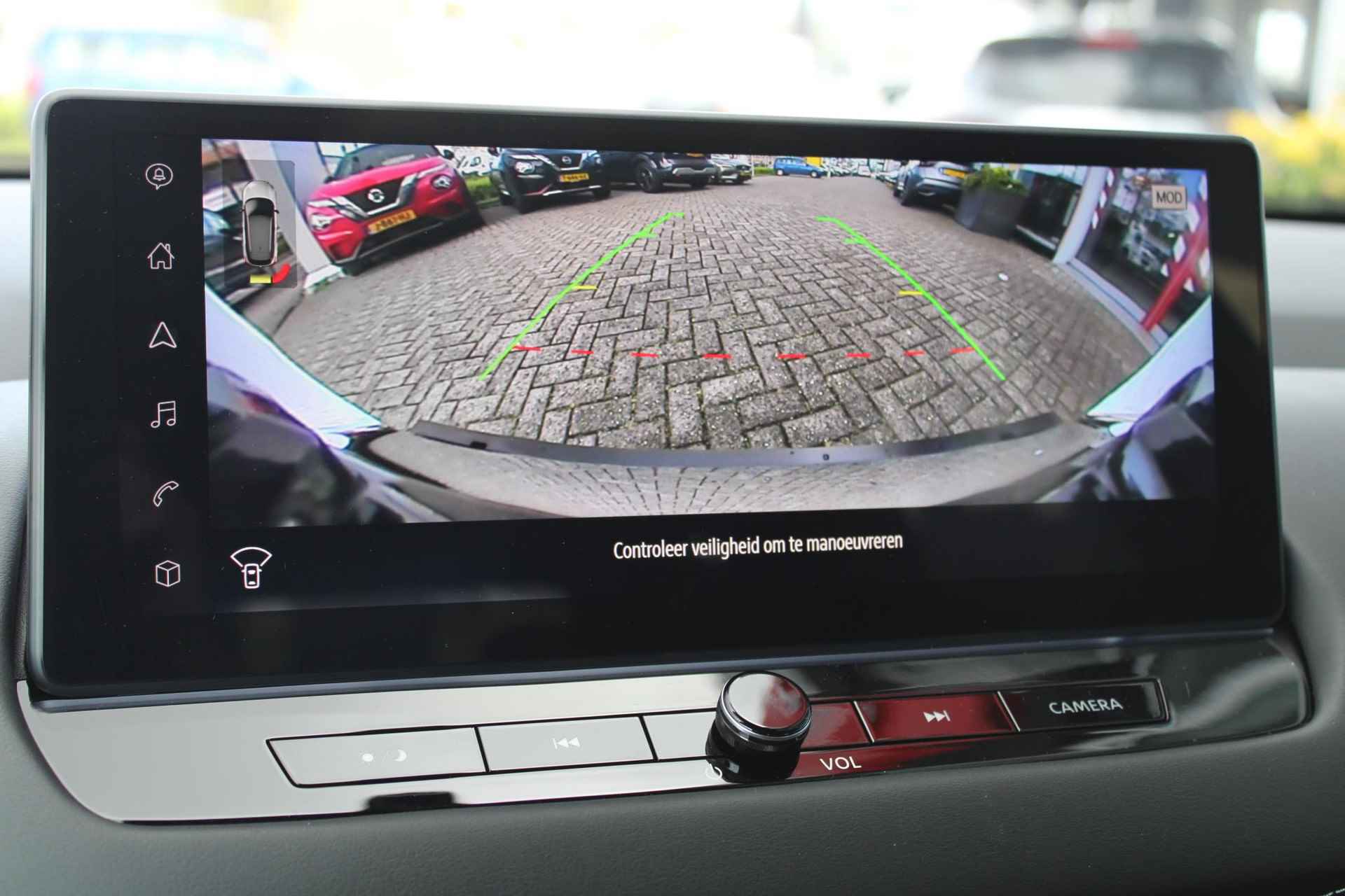 Nissan Qashqai 1.5 e-Power Black Edition 190PK AUTOMAAT | Panorama dak | 360-Camera | Parkeersensoren | Dodehoek detectie | Stoel/Stuur/Voorruit verwarming | Navigatie | Adaptive cruise control | Apple Carplay/Android auto | 18'' Lichtmetalen velgen | - 41/61