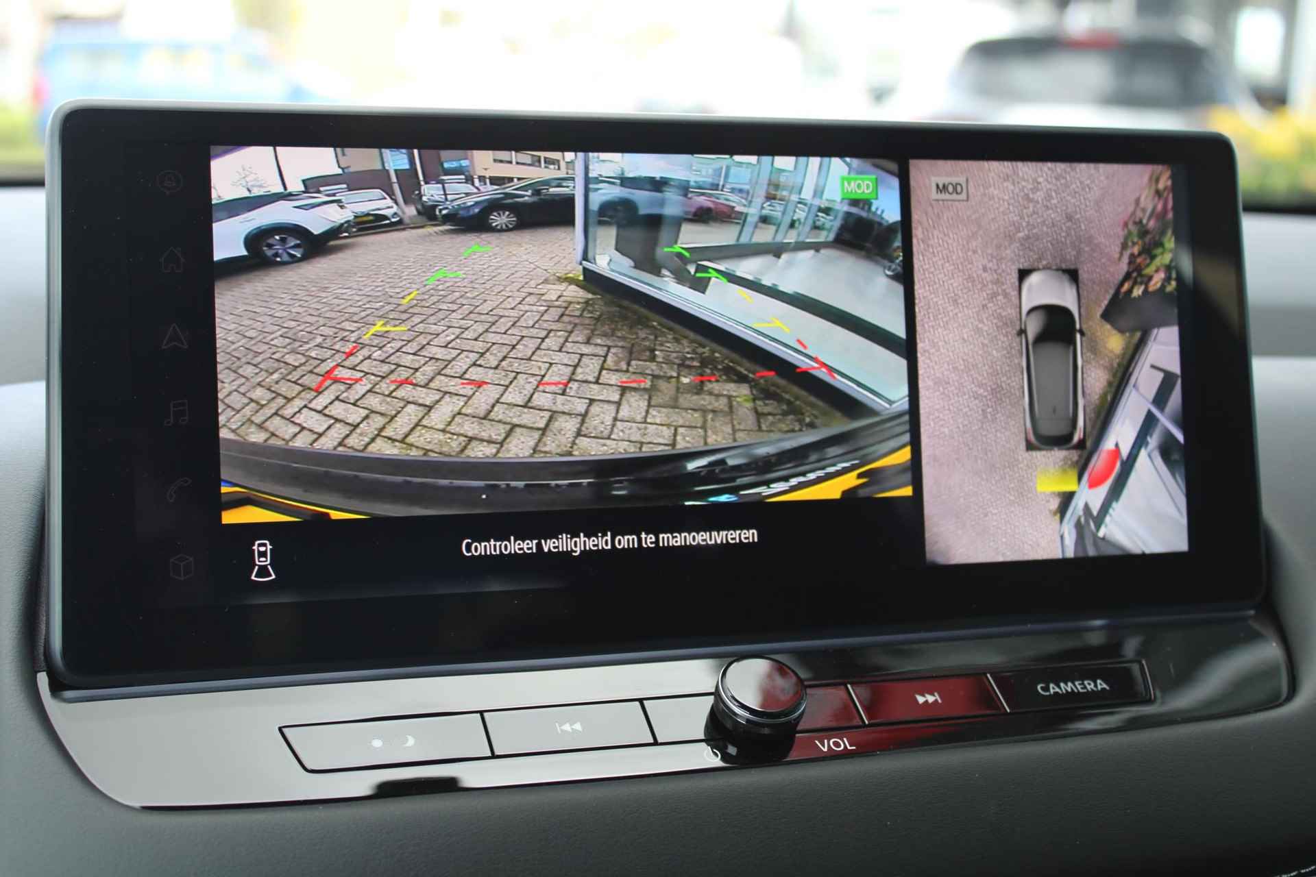 Nissan Qashqai 1.5 e-Power Black Edition 190PK AUTOMAAT | Panorama dak | 360-Camera | Parkeersensoren | Dodehoek detectie | Stoel/Stuur/Voorruit verwarming | Navigatie | Adaptive cruise control | Apple Carplay/Android auto | 18'' Lichtmetalen velgen | - 42/61