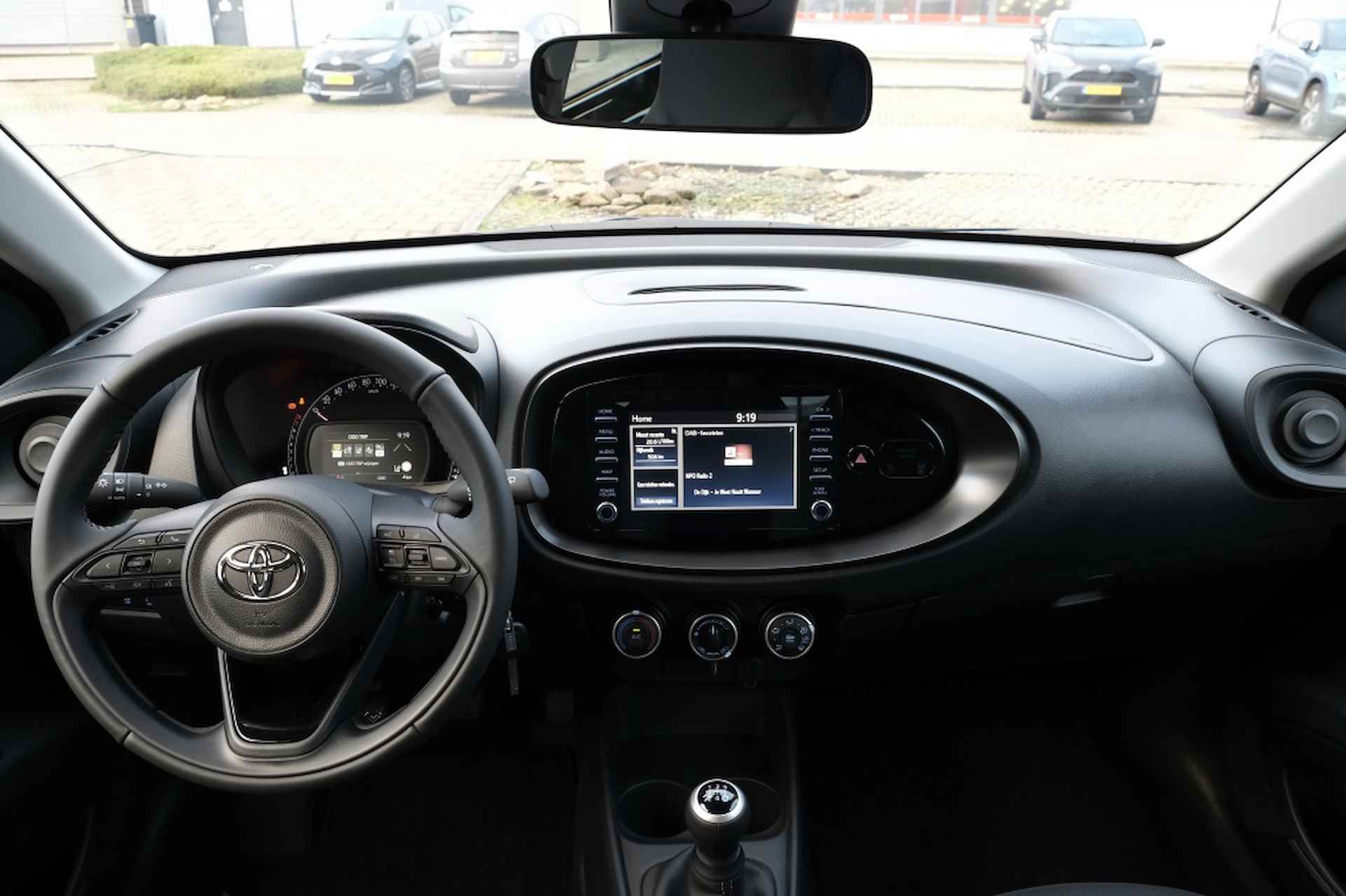 Toyota Aygo X 1.0 VVT-i MT Play | Apple CarPlay / Android Auto | Airco | Safet - 3/40