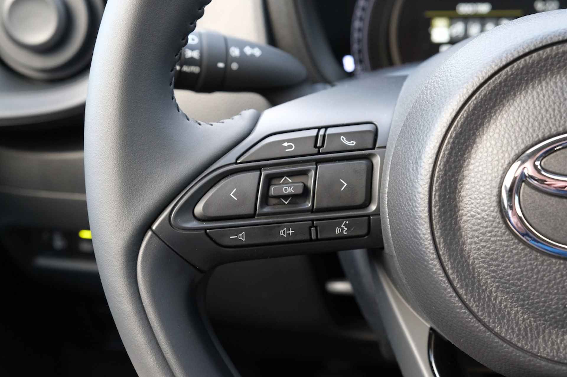 Toyota Aygo X 1.0 VVT-i MT Play | Apple CarPlay / Android Auto | Airco | Safet - 18/40
