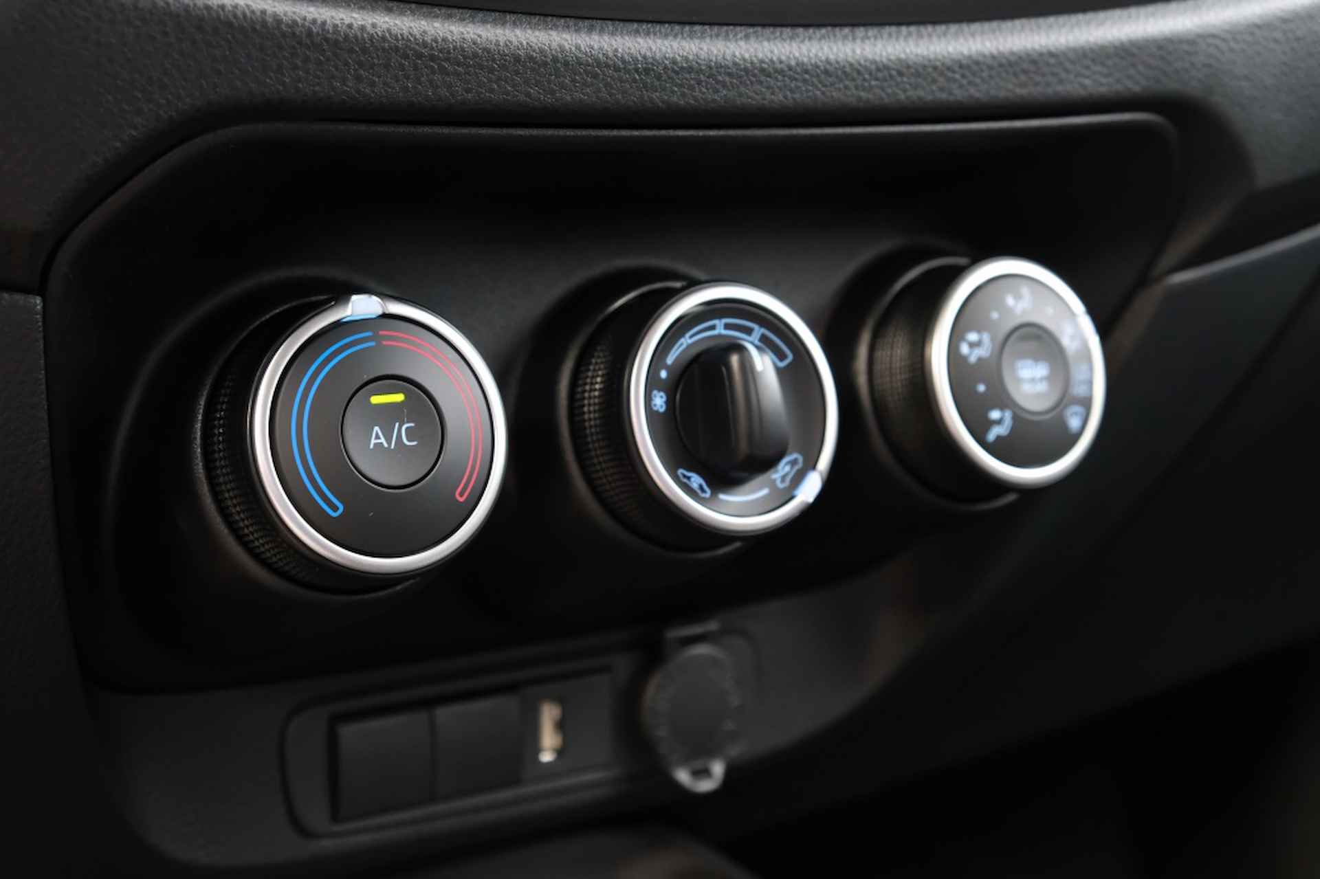 Toyota Aygo X 1.0 VVT-i MT Play | Apple CarPlay / Android Auto | Airco | Safet - 26/40
