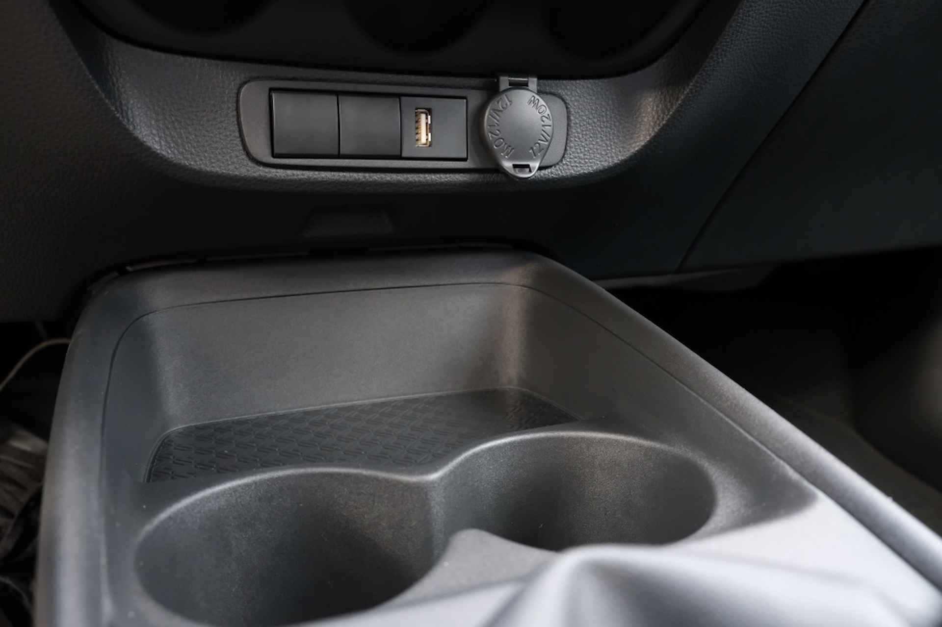 Toyota Aygo X 1.0 VVT-i MT Play | Apple CarPlay / Android Auto | Airco | Safet - 27/40