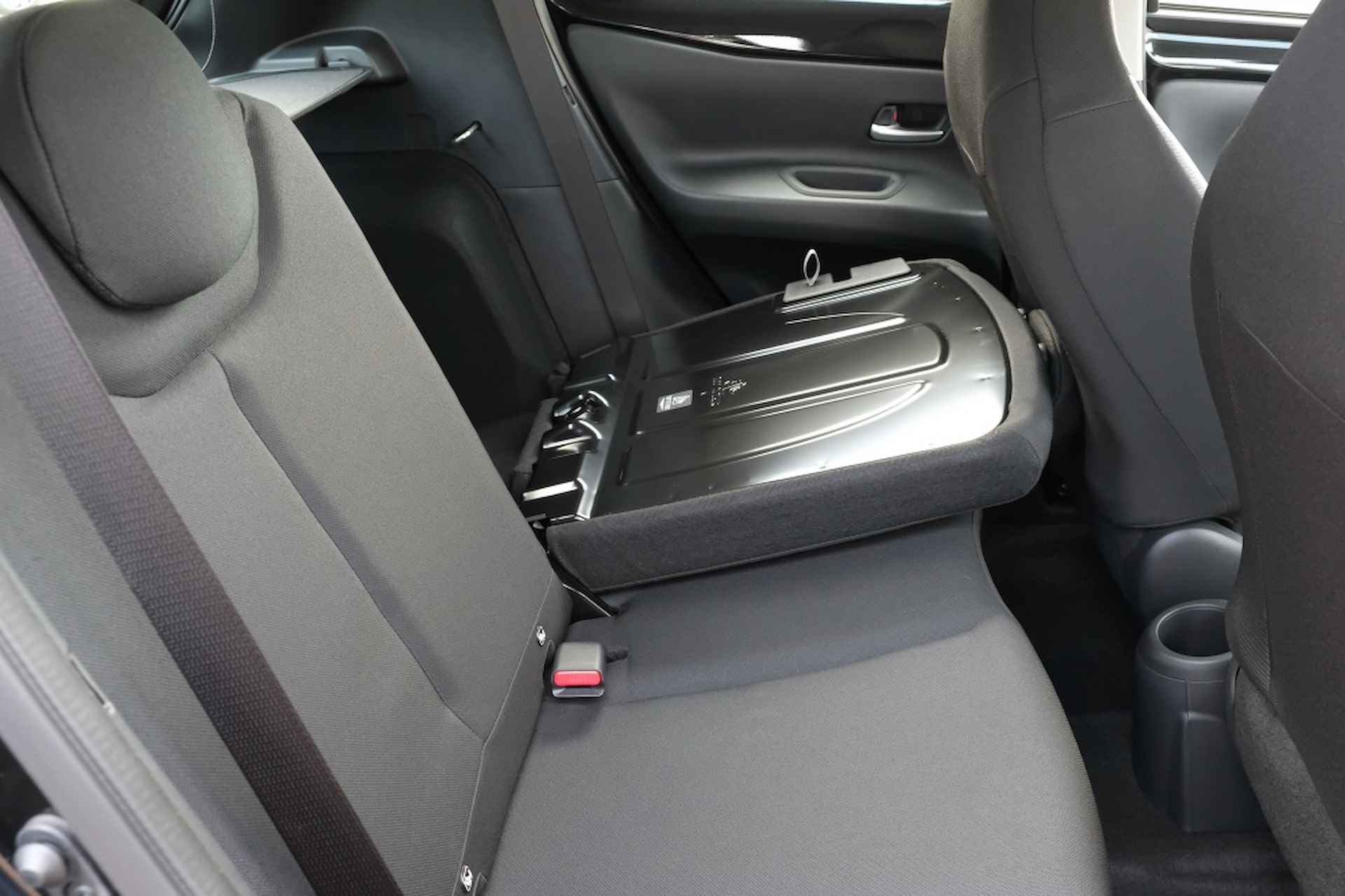 Toyota Aygo X 1.0 VVT-i MT Play | Apple CarPlay / Android Auto | Airco | Safet - 31/40