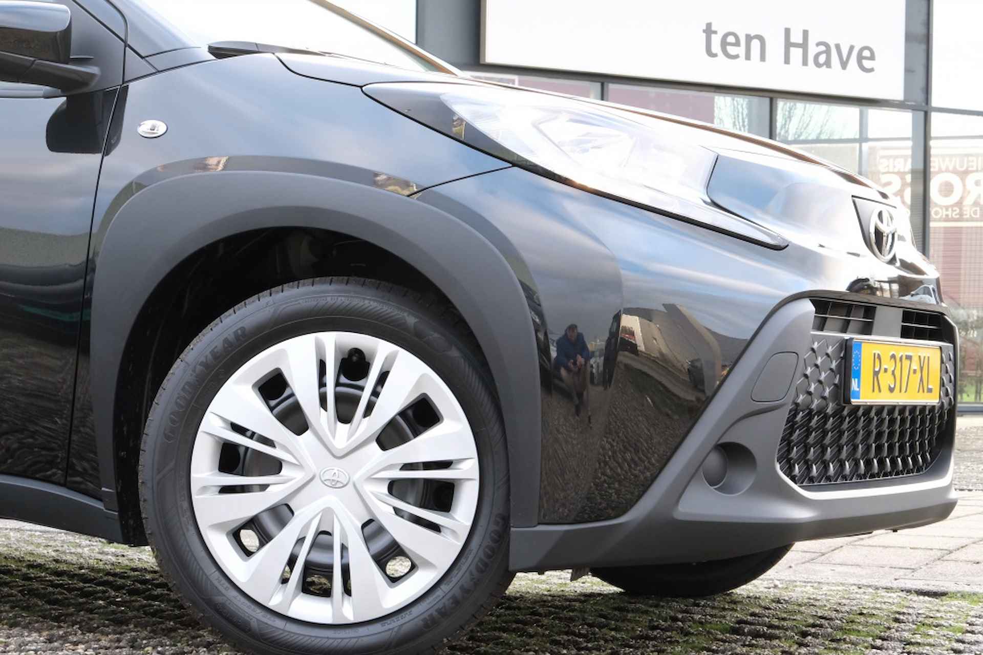 Toyota Aygo X 1.0 VVT-i MT Play | Apple CarPlay / Android Auto | Airco | Safet - 37/40