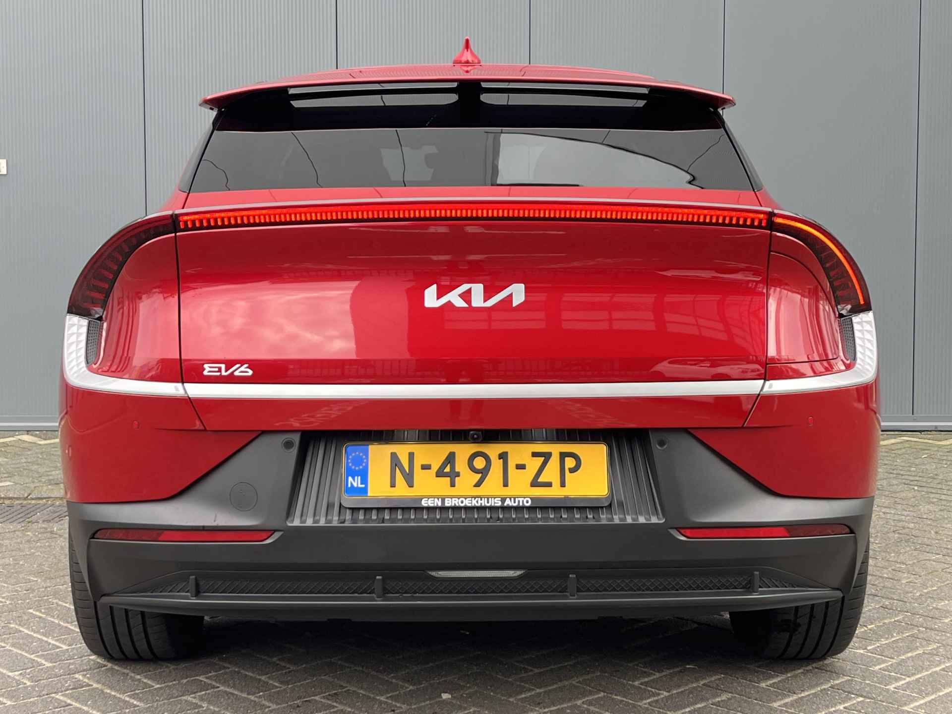 Kia Ev6 58 kWh 170pk Automaat | Led | Leder | Climate | Camera | Keyless | Navigatie | NL Auto | 19" Lichtmetaal | Winterpakket | Parkee - 5/27