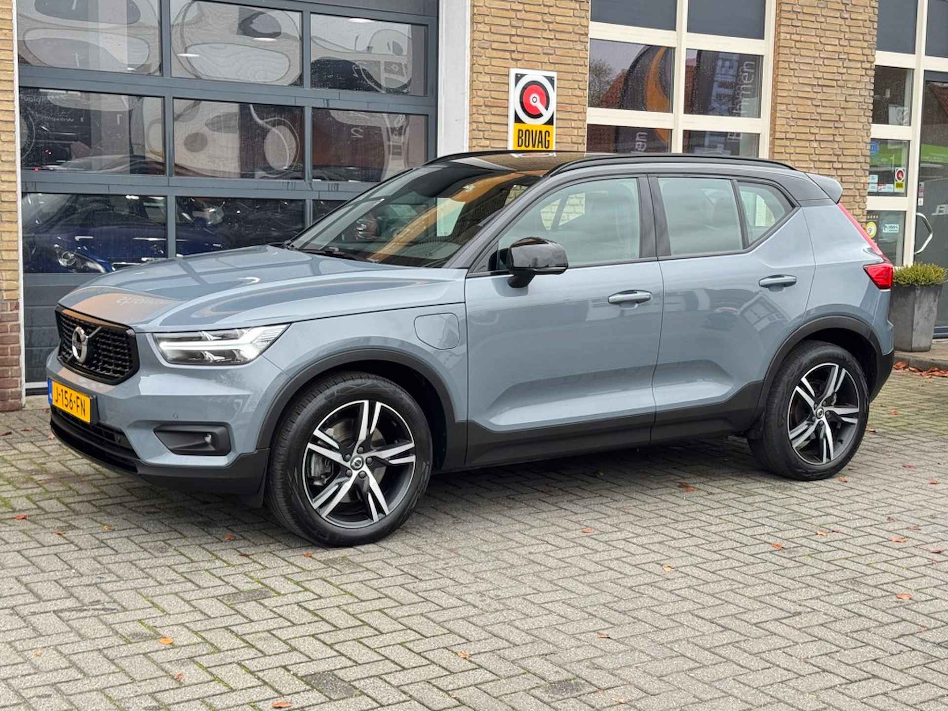 VOLVO Xc40 T5 RECHARGE 262PK PHEV R-DESIGN LEER/LED/CARPLAY/2-TONE/1 EIG./N - 20/48