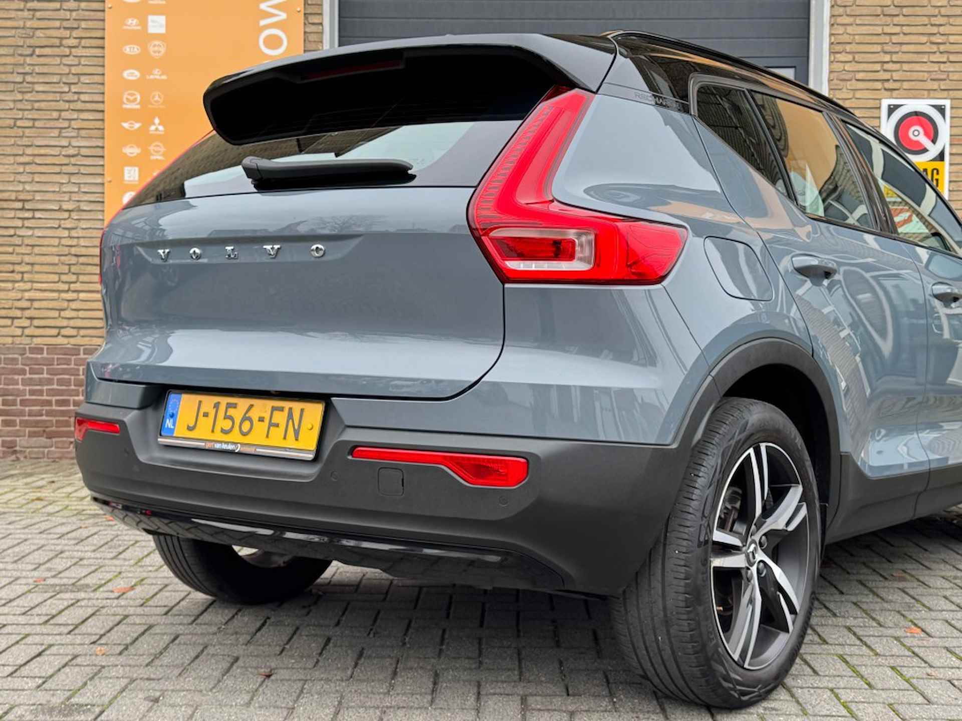 VOLVO Xc40 T5 RECHARGE 262PK PHEV R-DESIGN LEER/LED/CARPLAY/2-TONE/1 EIG./N - 22/48