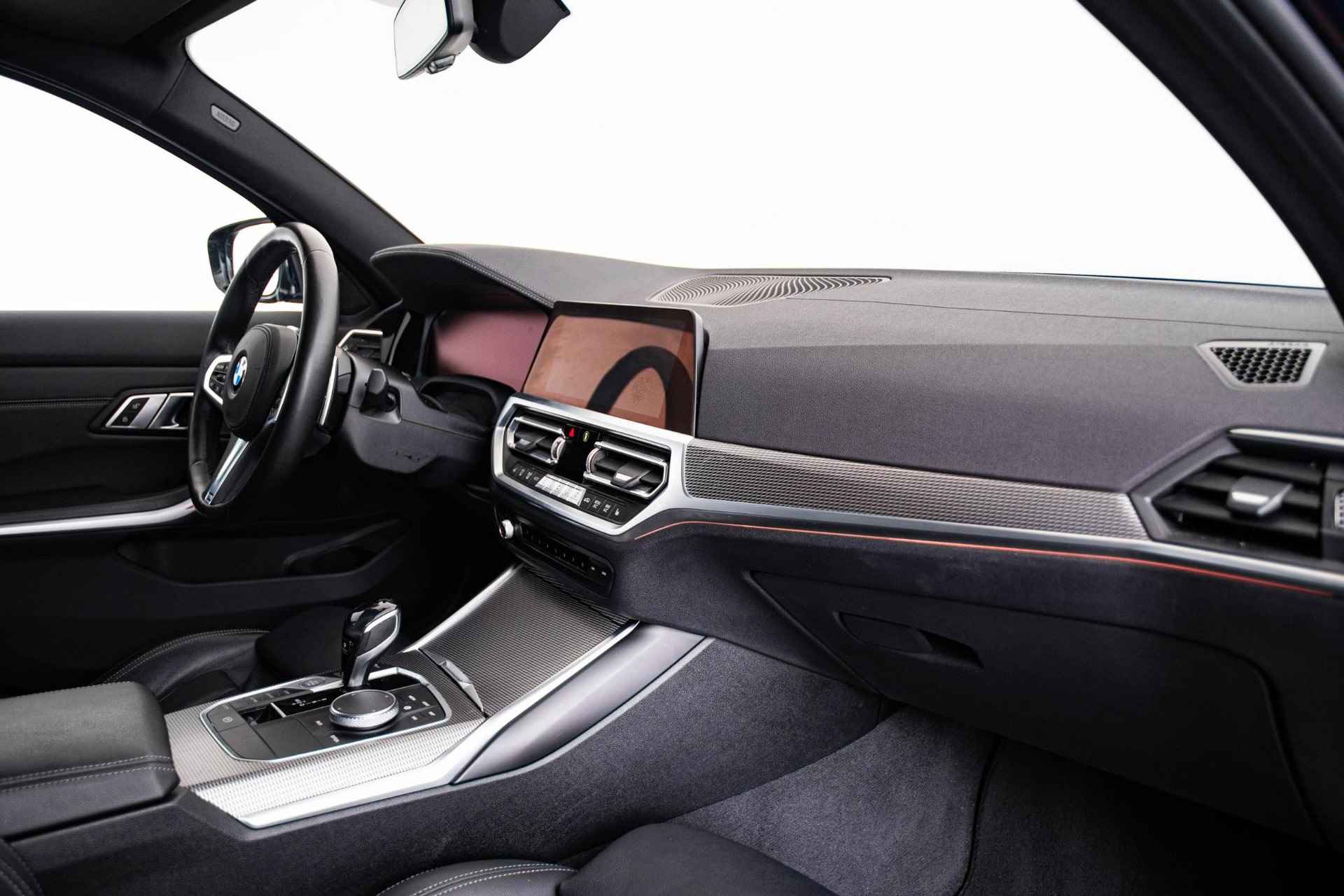 BMW 3-serie 320i High Executive M Sport - Leder - HiFi System - Stoelverwarming - LED - DAB - Live Cockpit Professional - 17/50