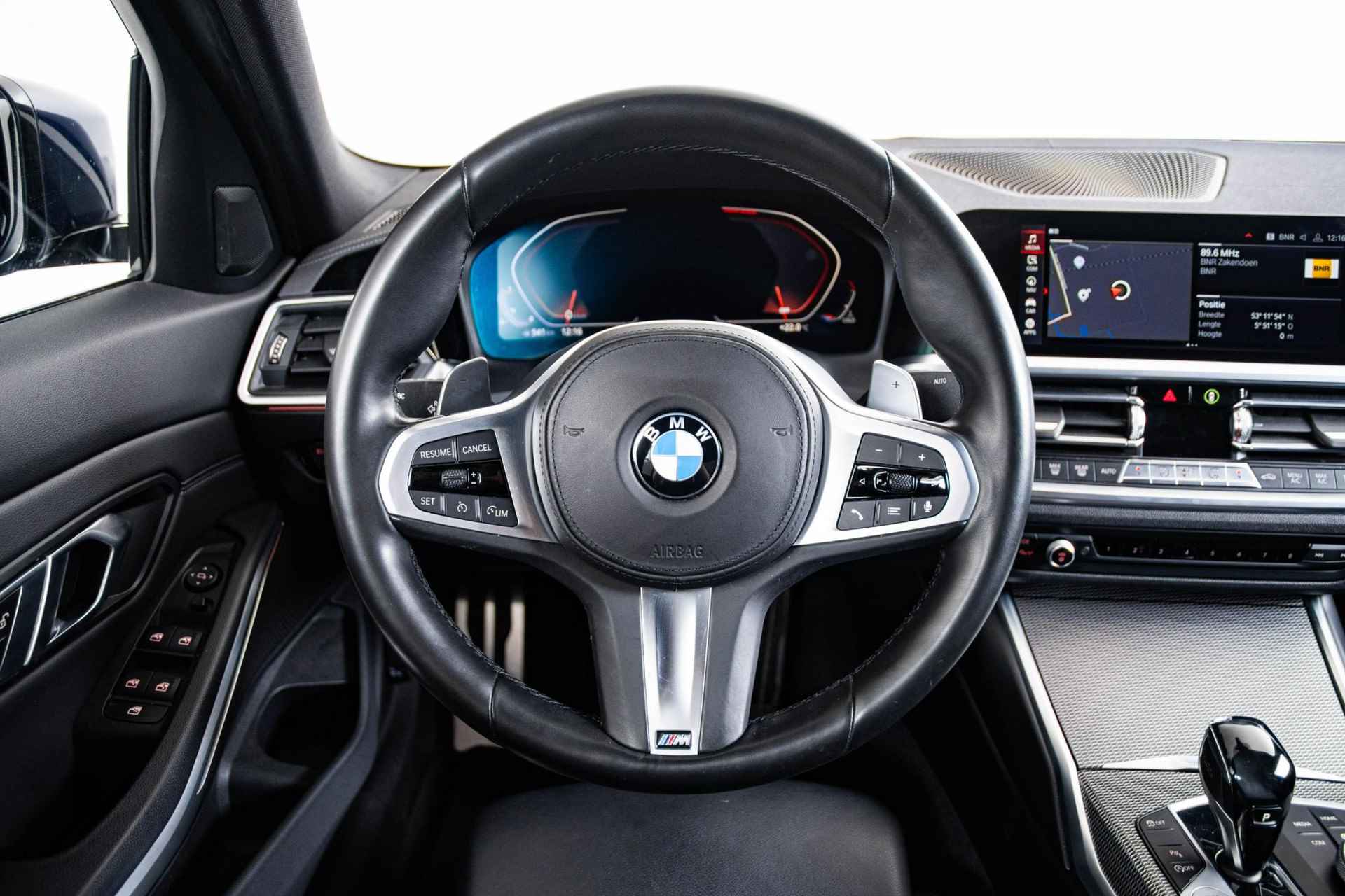 BMW 3-serie 320i High Executive M Sport - Leder - HiFi System - Stoelverwarming - LED - DAB - Live Cockpit Professional - 44/50