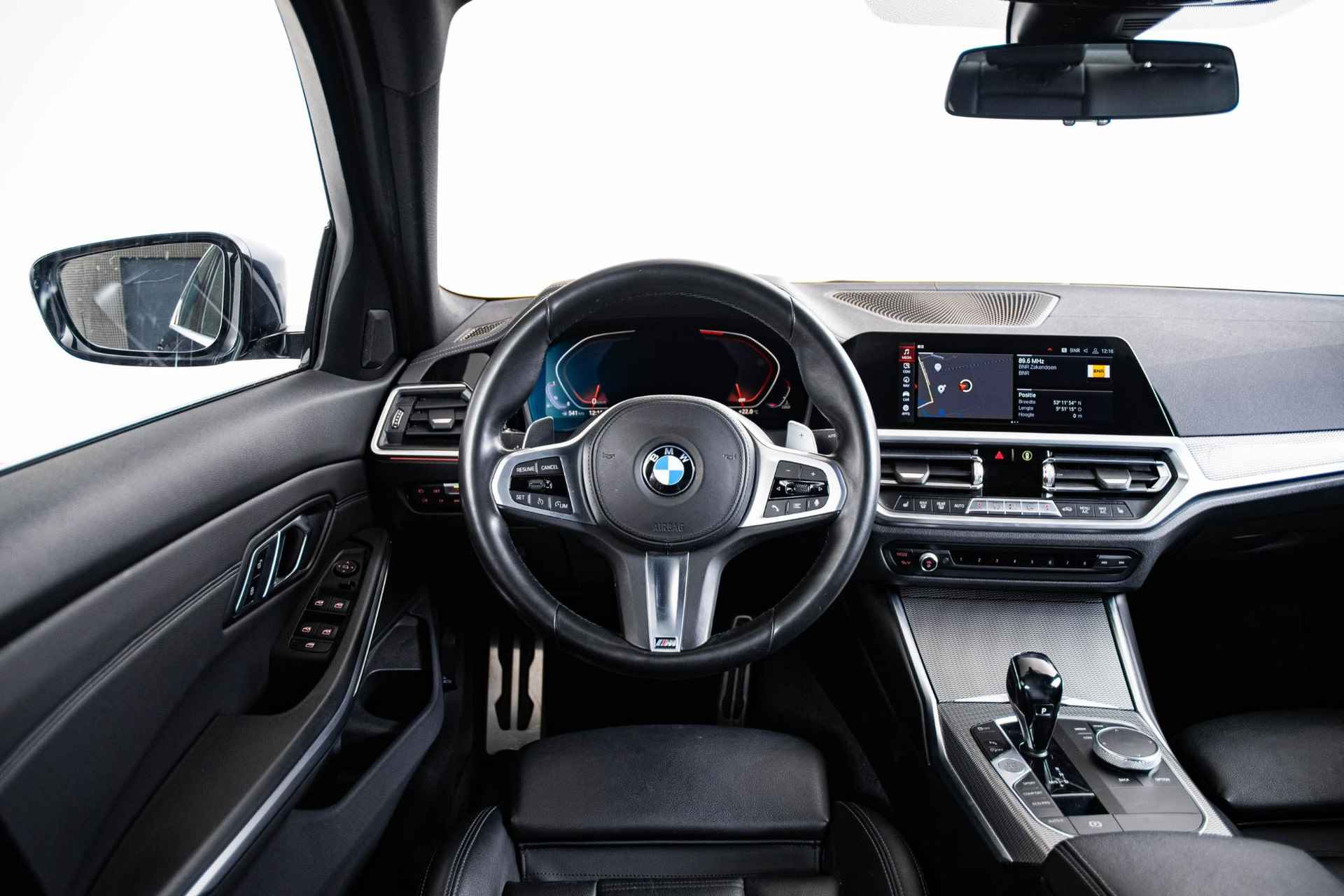 BMW 3-serie 320i High Executive M Sport - Leder - HiFi System - Stoelverwarming - LED - DAB - Live Cockpit Professional - 14/50