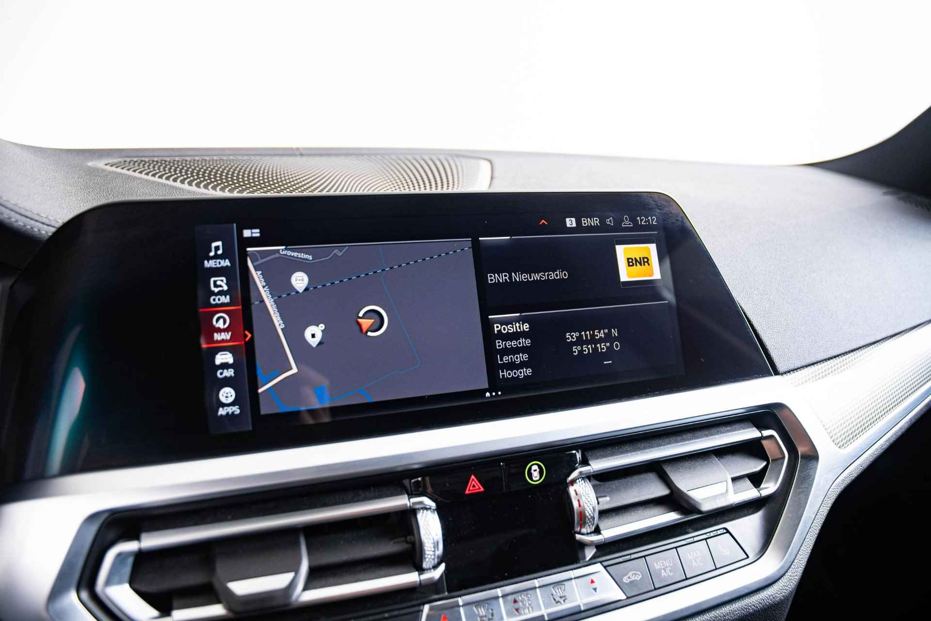 BMW 3-serie 320i High Executive M Sport - Leder - HiFi System - Stoelverwarming - LED - DAB - Live Cockpit Professional - 32/50