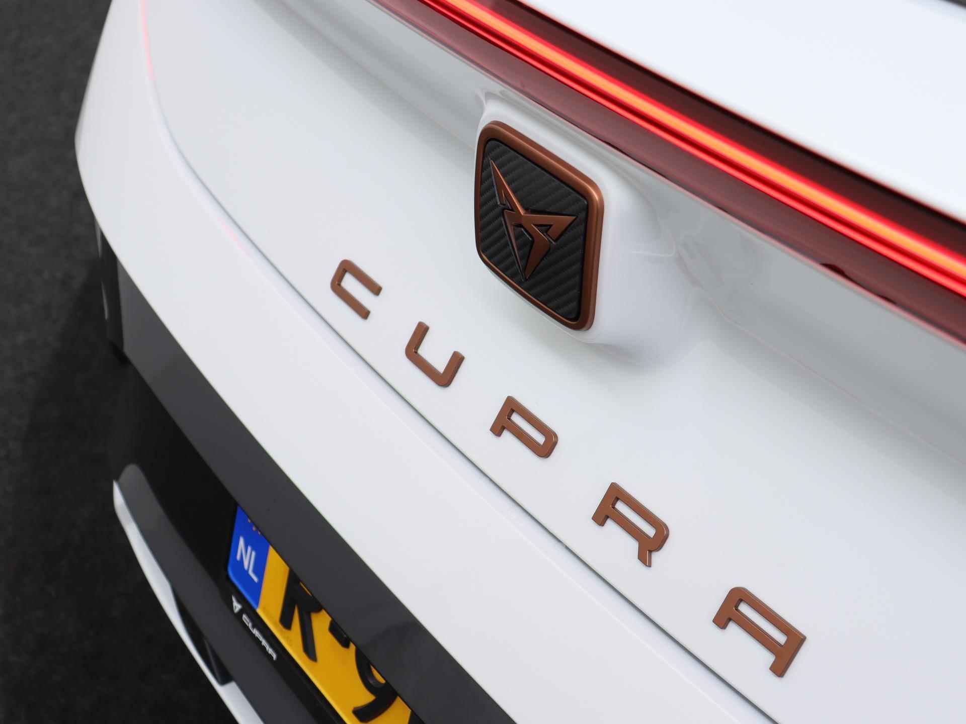 CUPRA Born Essential 62 kWh 204 PK +SEPP | Apple CarPlay | Parkeerhulp | 18" | - 14/49