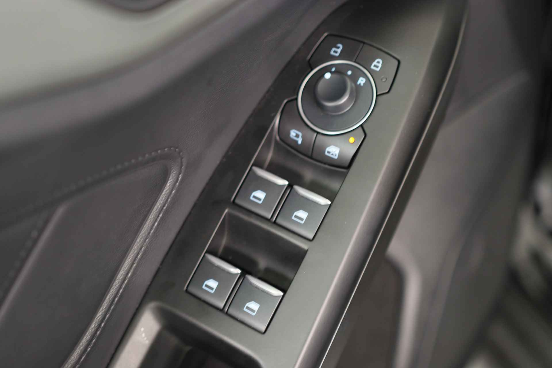 Ford Focus 1.0 EcoBoost Hybrid Titanium | Winterpack | Sync 4 | Navi | Clima | Camera | LED | Cruise | DAB+ | Keyless | Parkeersensoren V+A - 17/31